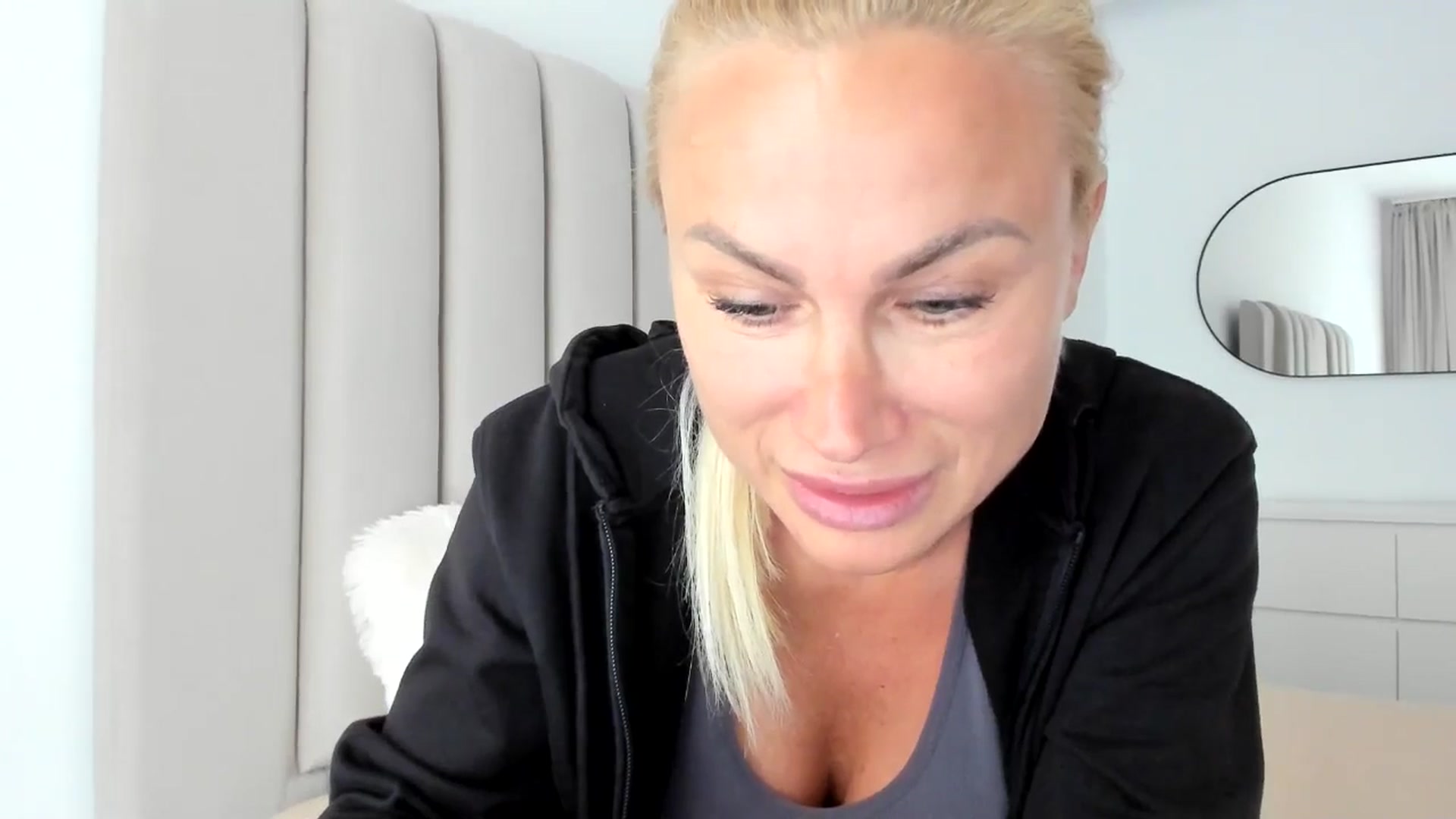 Gallery image thumbnail from Hrystina_'s myfreecams stream on, 04/30/2026, 13:30 image 16 of 20
