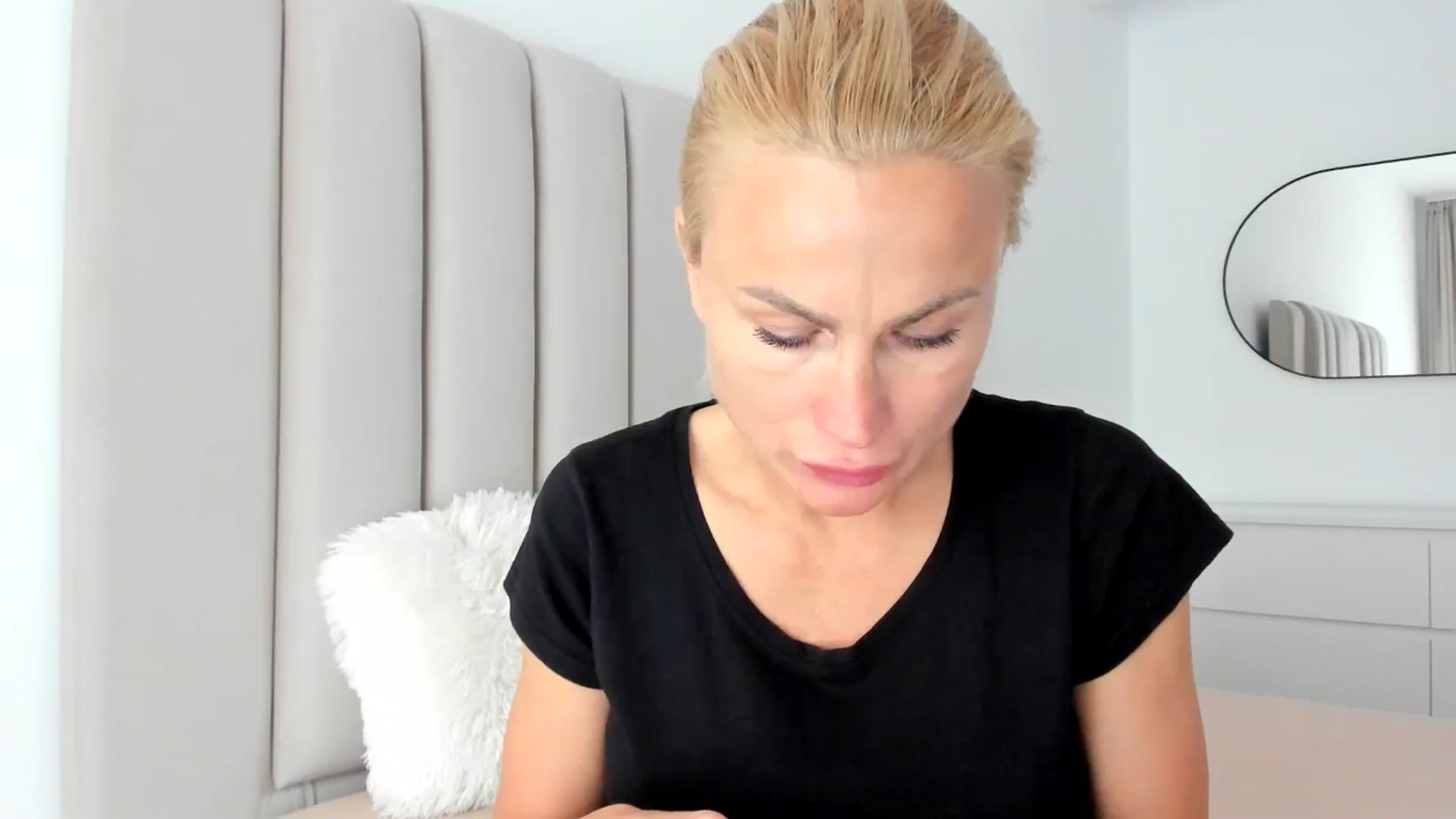 Gallery image thumbnail from Hrystina_'s myfreecams stream on, 04/30/2026, 14:37 image 15 of 20