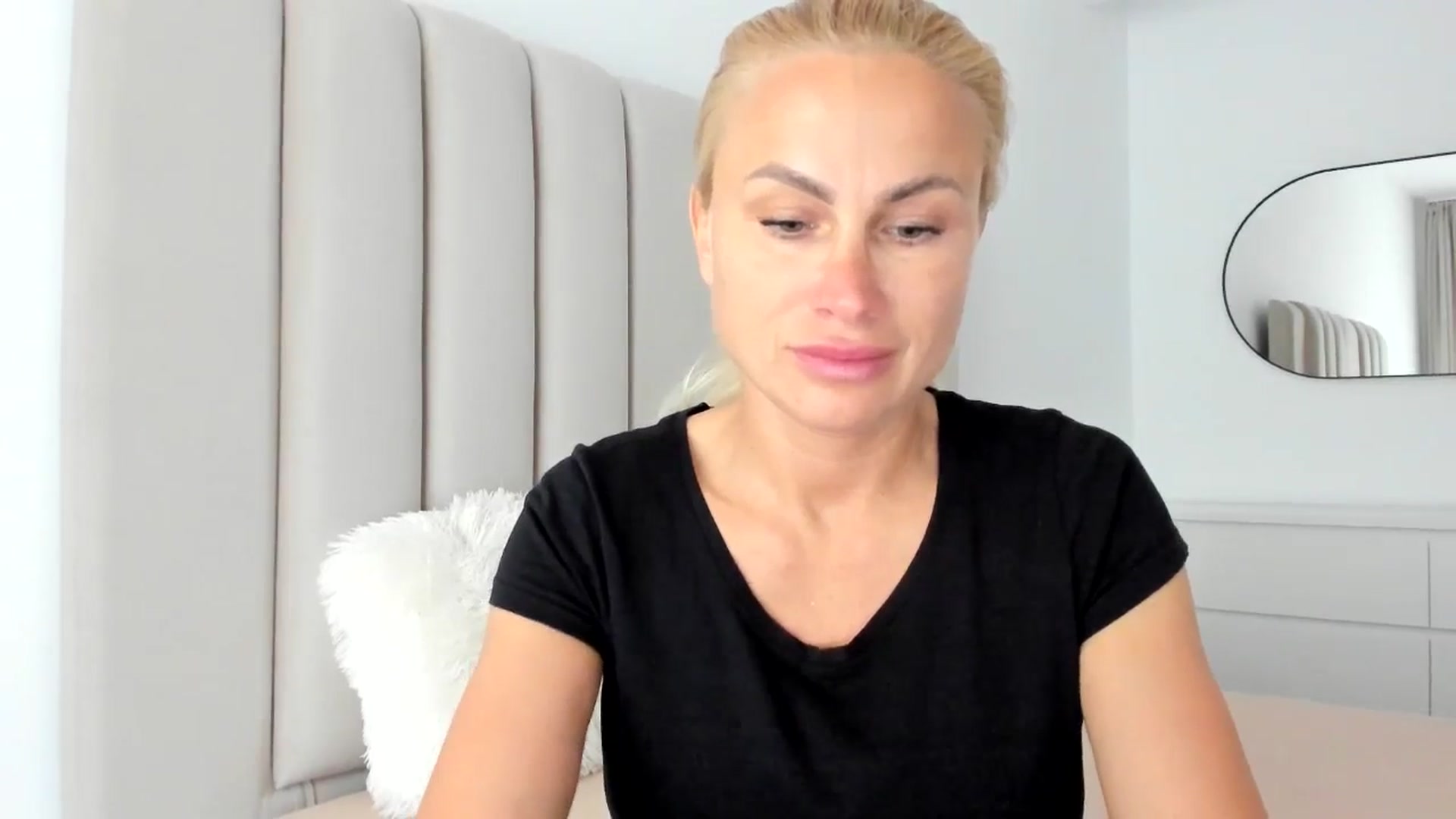 Gallery image thumbnail from Hrystina_'s myfreecams stream on, 04/30/2026, 14:37 image 19 of 20