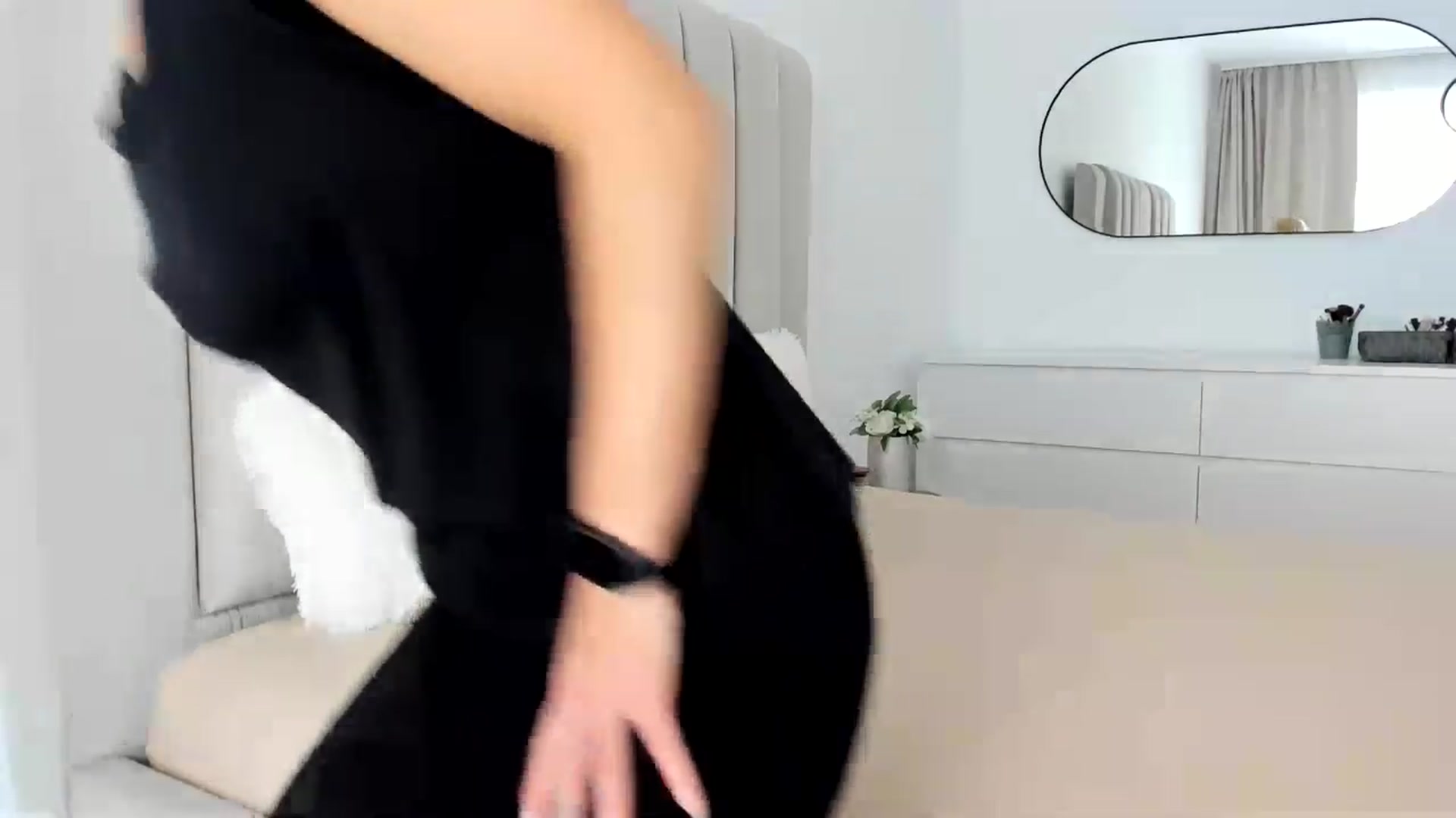 Gallery image thumbnail from Hrystina_'s myfreecams stream on, 05/02/2026, 15:13 image 13 of 20