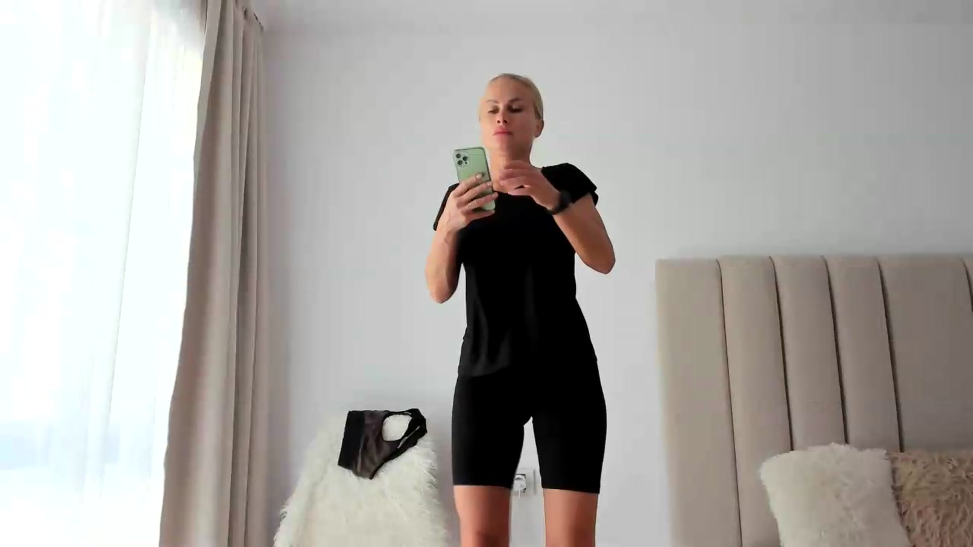 Gallery image thumbnail from Hrystina_'s myfreecams stream on, 05/06/2026, 16:01 image 11 of 20