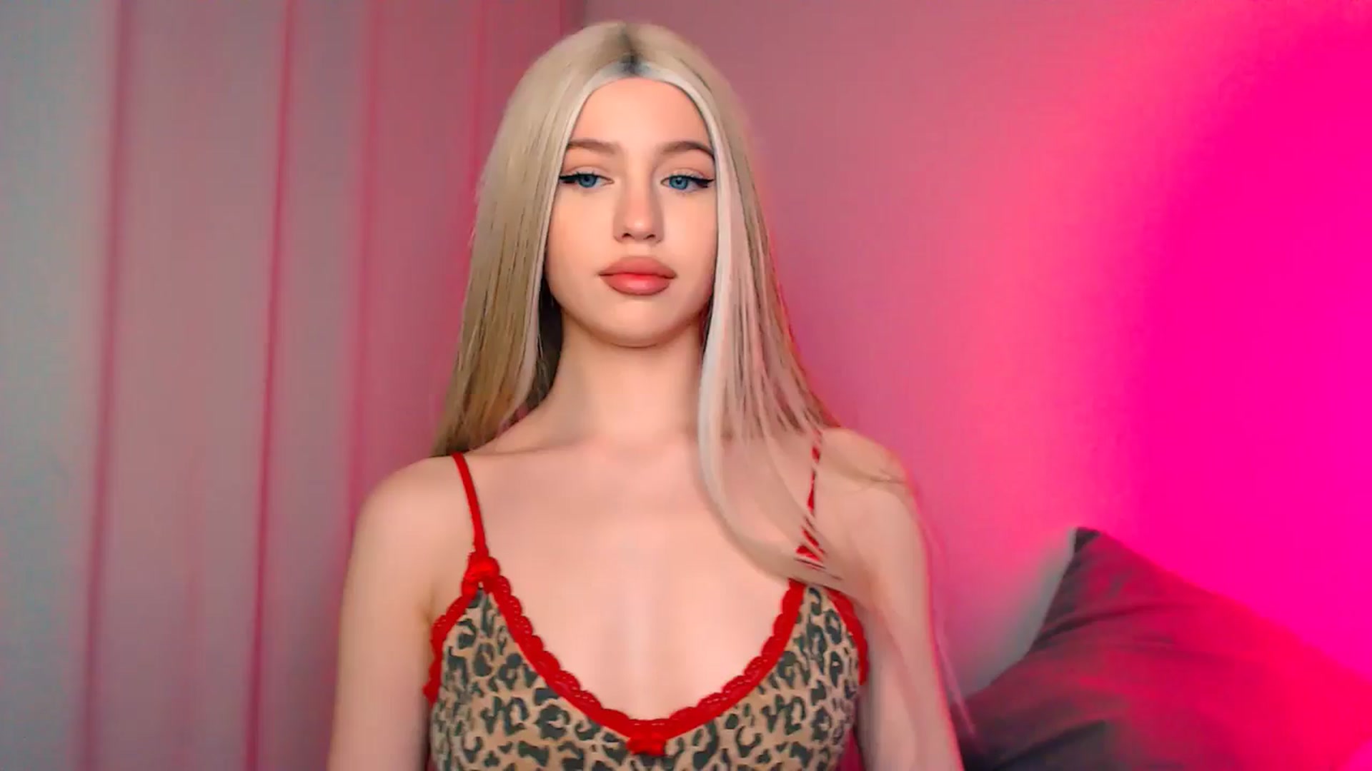 Gallery image thumbnail from HttpsPorn's myfreecams stream on, 01/27/2026, 12:43 image 15 of 20