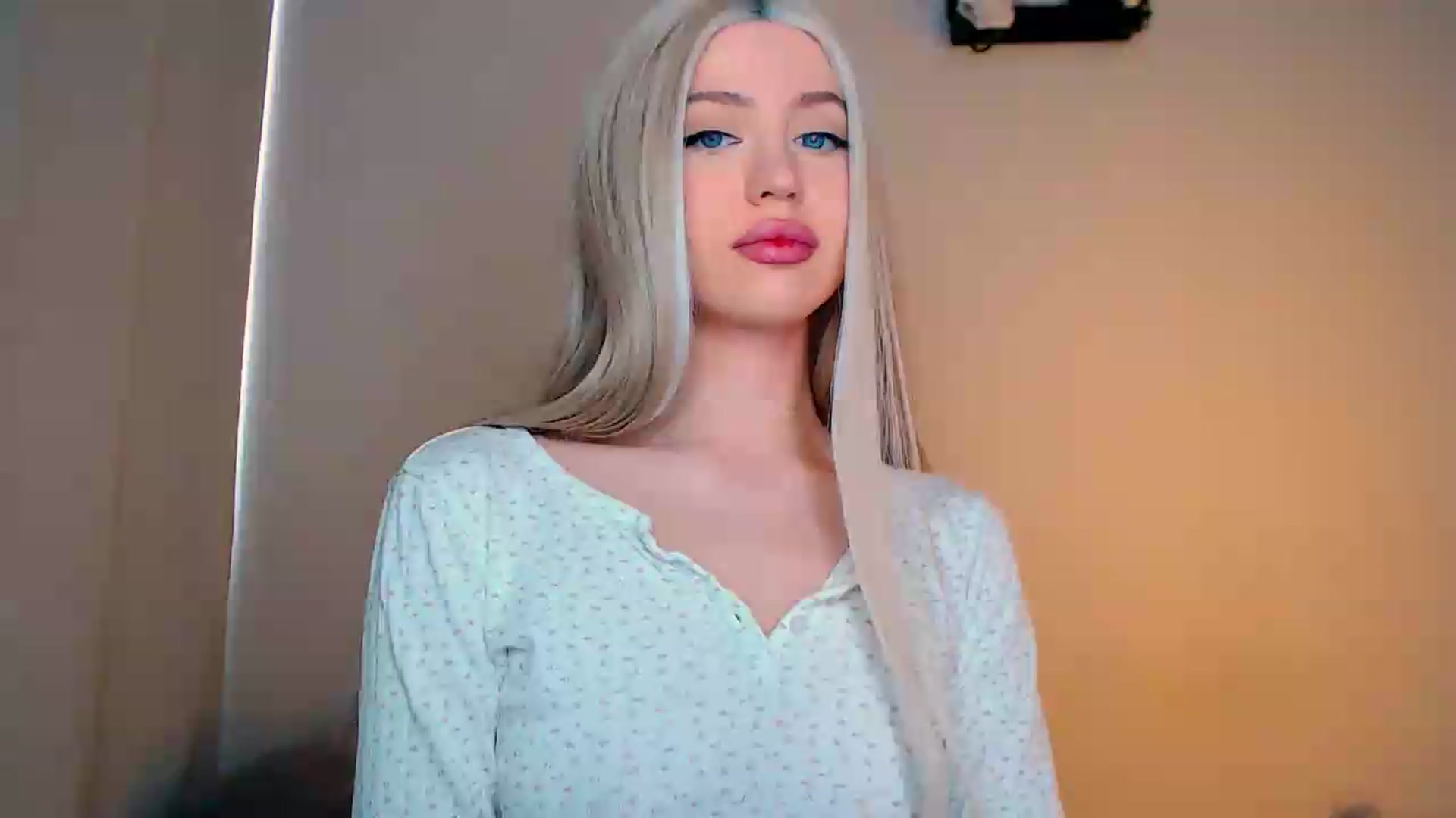 Gallery image thumbnail from HttpsPorn's myfreecams stream on, 06/23/2026, 12:24 image 1 of 20