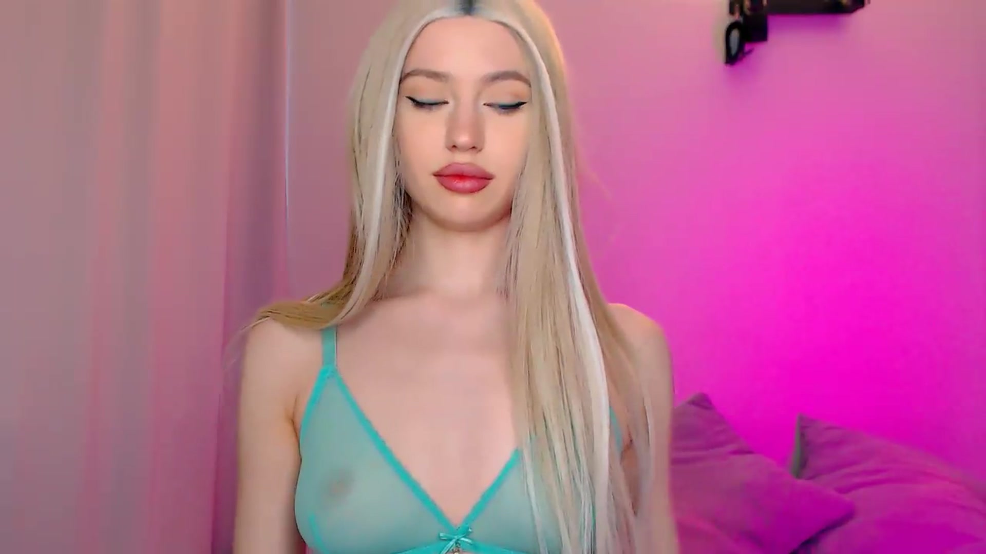 Gallery image thumbnail from HttpsPorn's myfreecams stream on, 08/19/2026, 13:21 image 14 of 20
