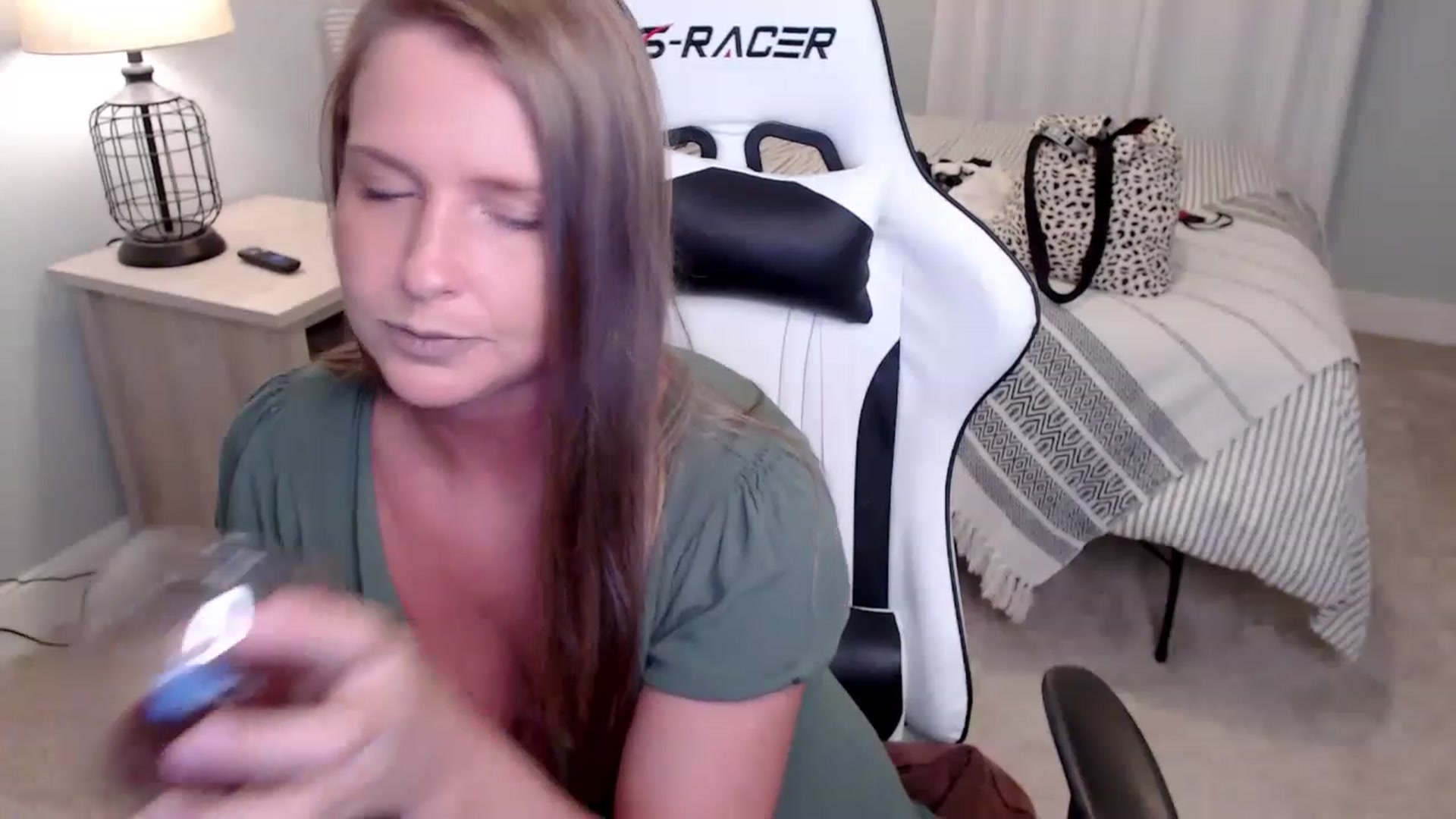 Gallery image thumbnail from HufflepuffHoe's myfreecams stream on, 11/30/2022, 22:07 image 14 of 20