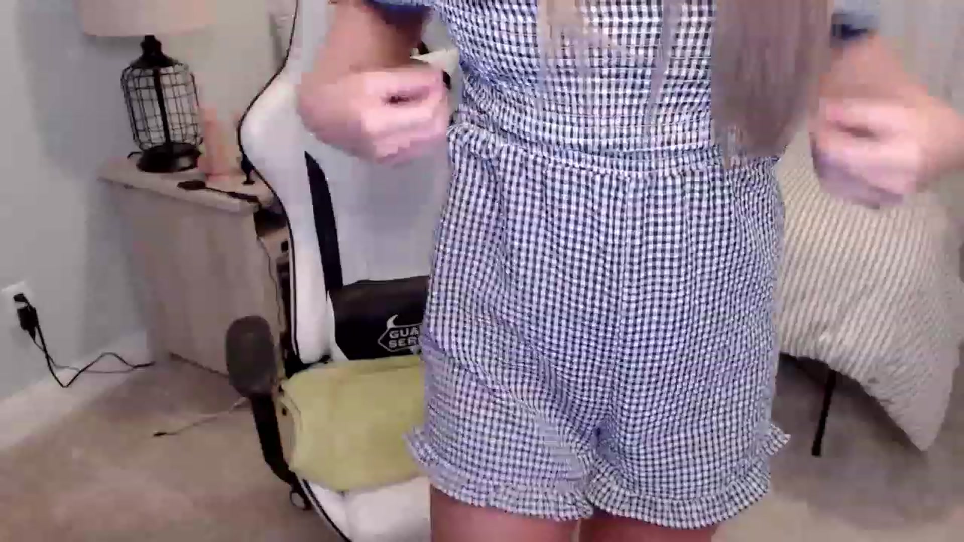 Gallery image thumbnail from HufflepuffHoe's myfreecams stream on, 01/18/2023, 19:32 image 14 of 20