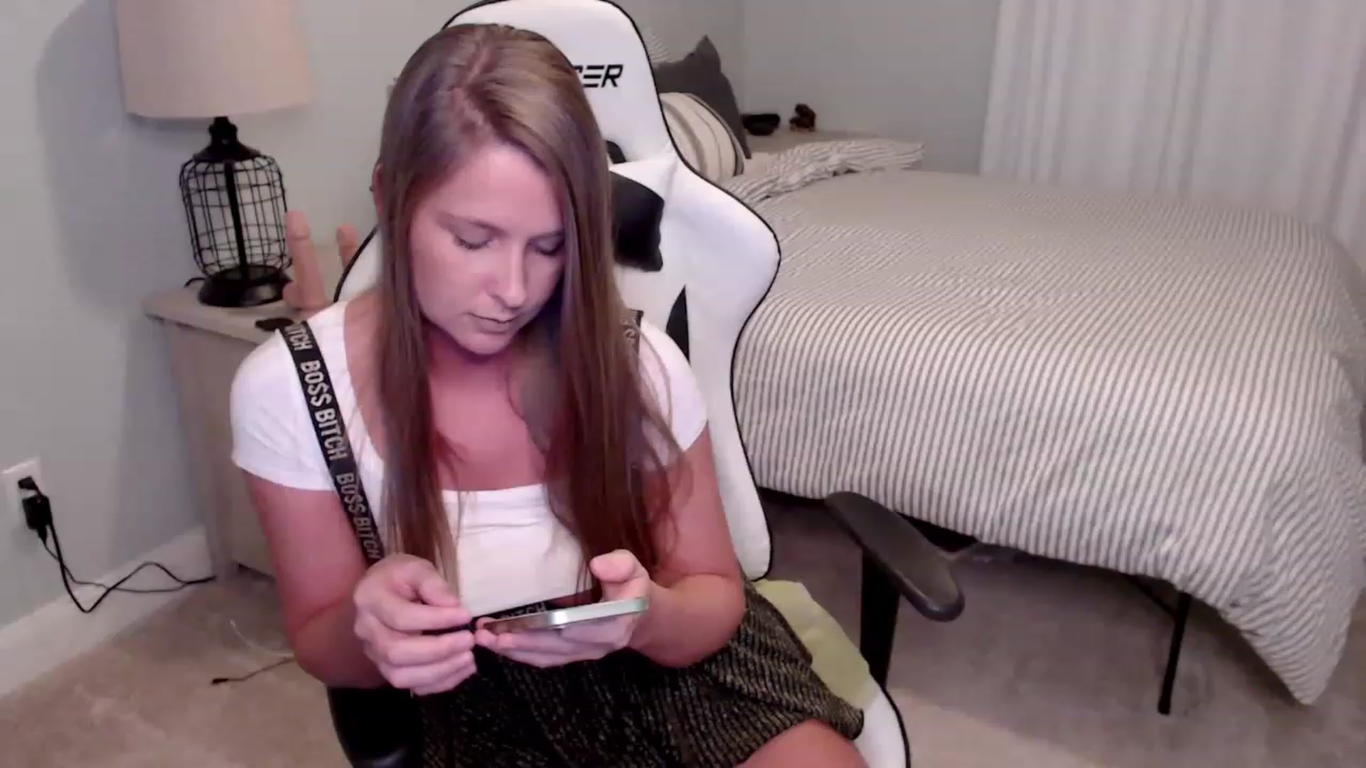 Gallery image thumbnail from HufflepuffHoe's myfreecams stream on, 01/18/2023, 20:56 image 17 of 20