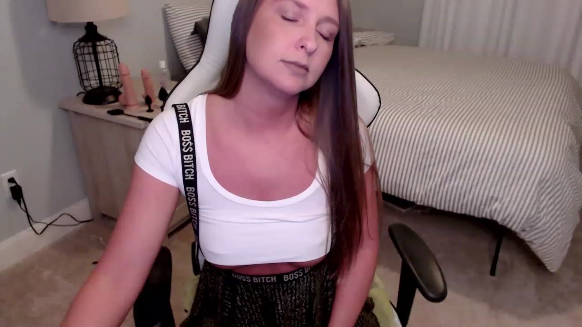Gallery image thumbnail from HufflepuffHoe's myfreecams stream on, 01/18/2023, 20:56 image 10 of 20