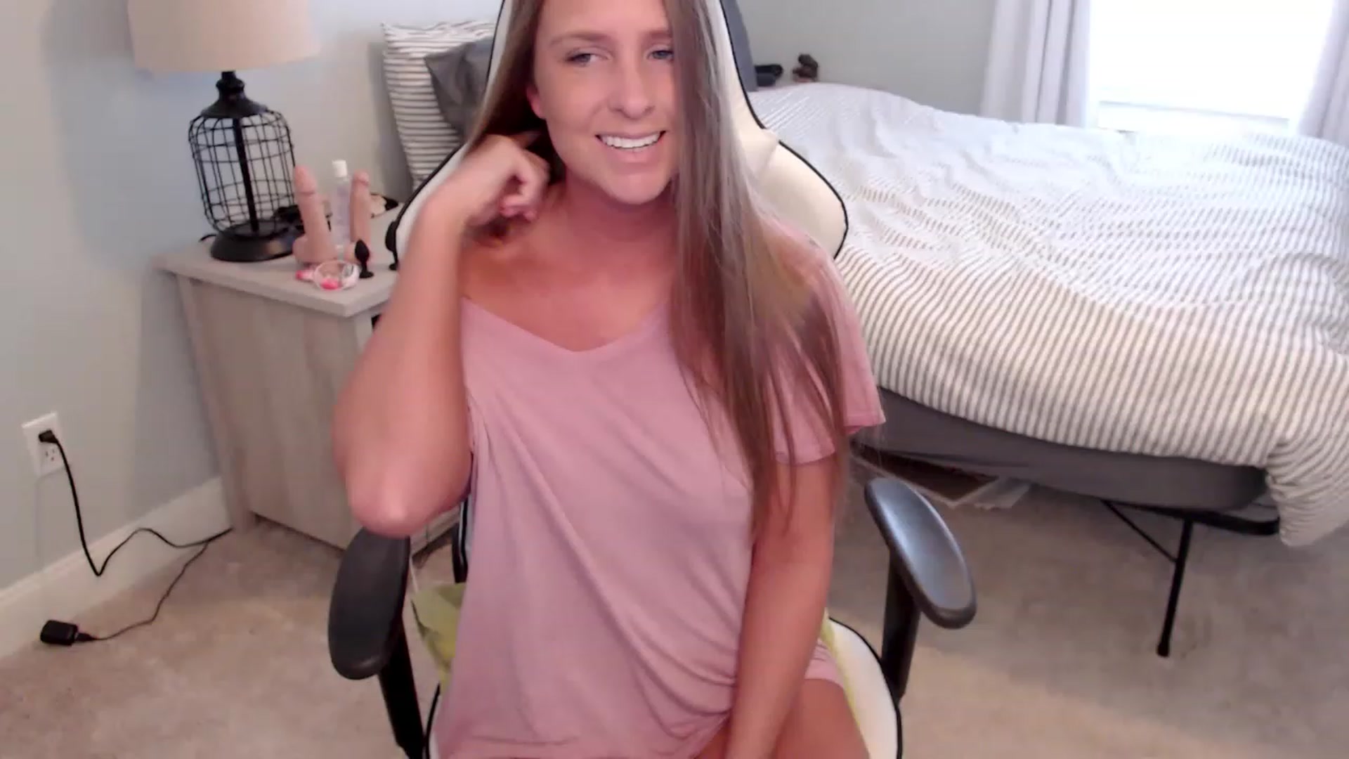 Gallery image thumbnail from HufflepuffHoe's myfreecams stream on, 01/25/2023, 20:49 image 1 of 20