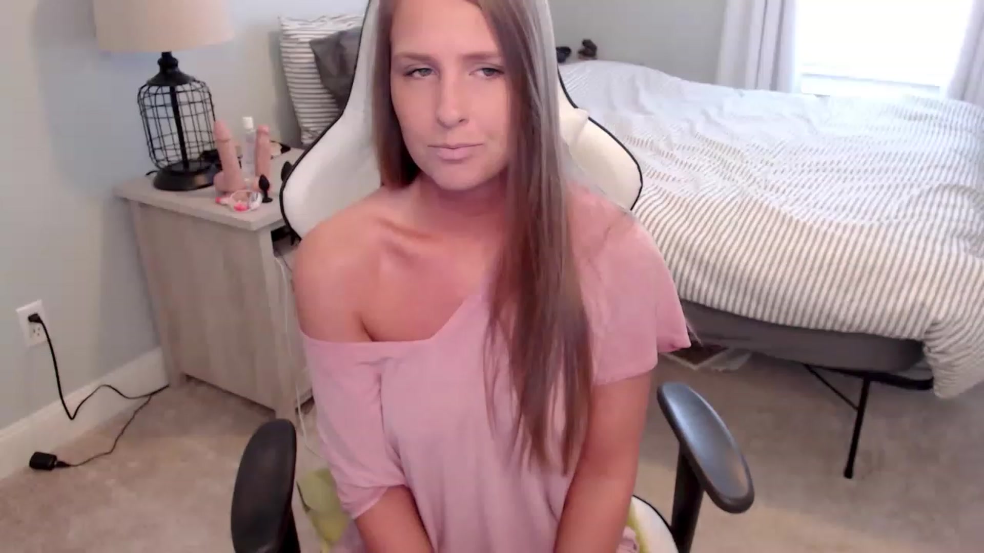 Gallery image thumbnail from HufflepuffHoe's myfreecams stream on, 01/25/2023, 20:49 image 2 of 20