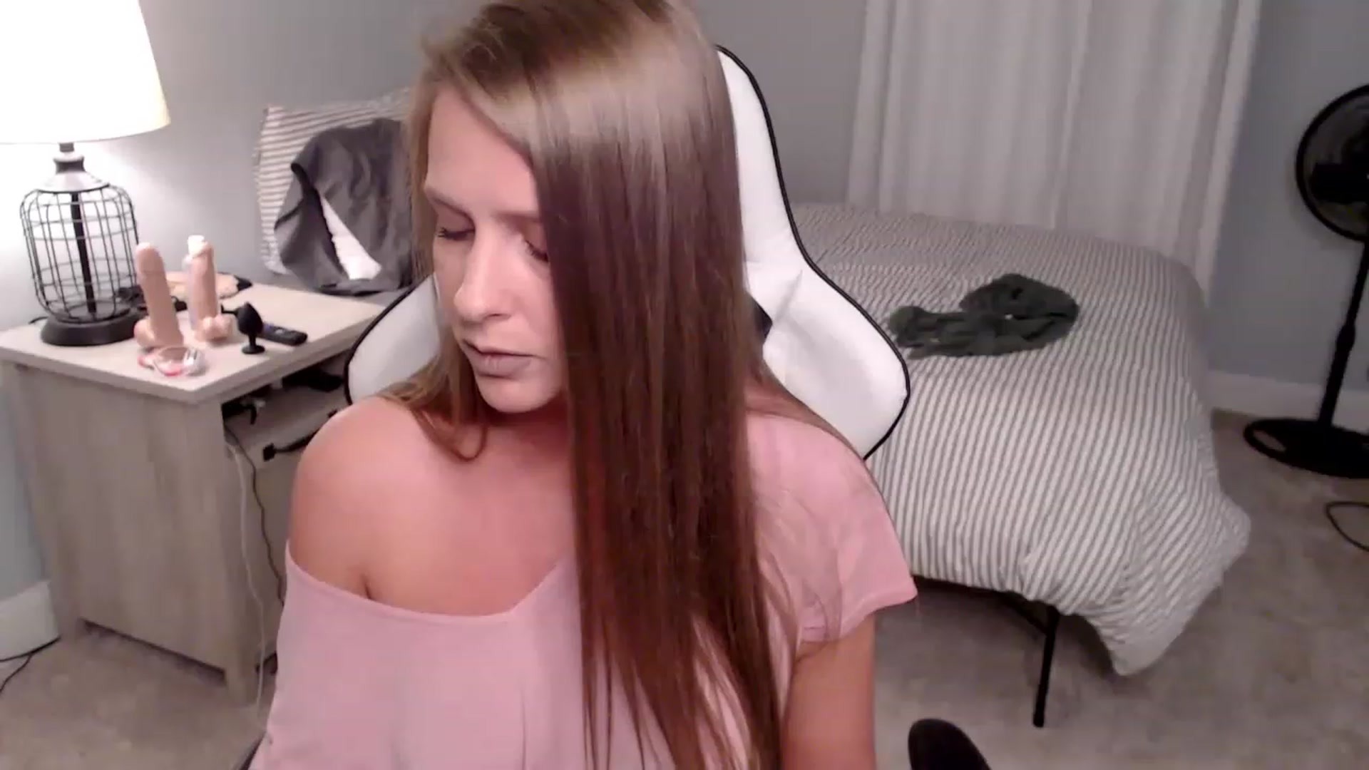 Gallery image thumbnail from HufflepuffHoe's myfreecams stream on, 01/27/2023, 19:21 image 17 of 20