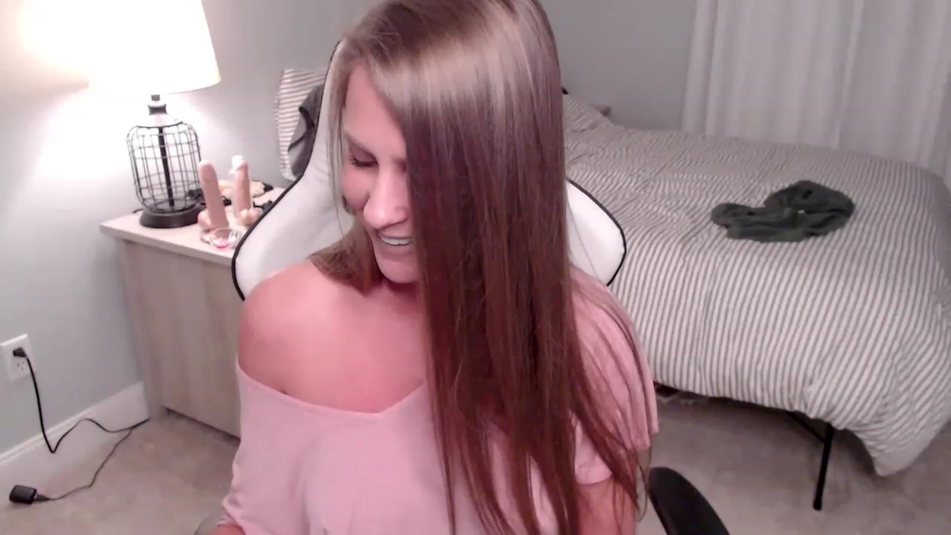 Gallery image thumbnail from HufflepuffHoe's myfreecams stream on, 01/27/2023, 19:21 image 5 of 20