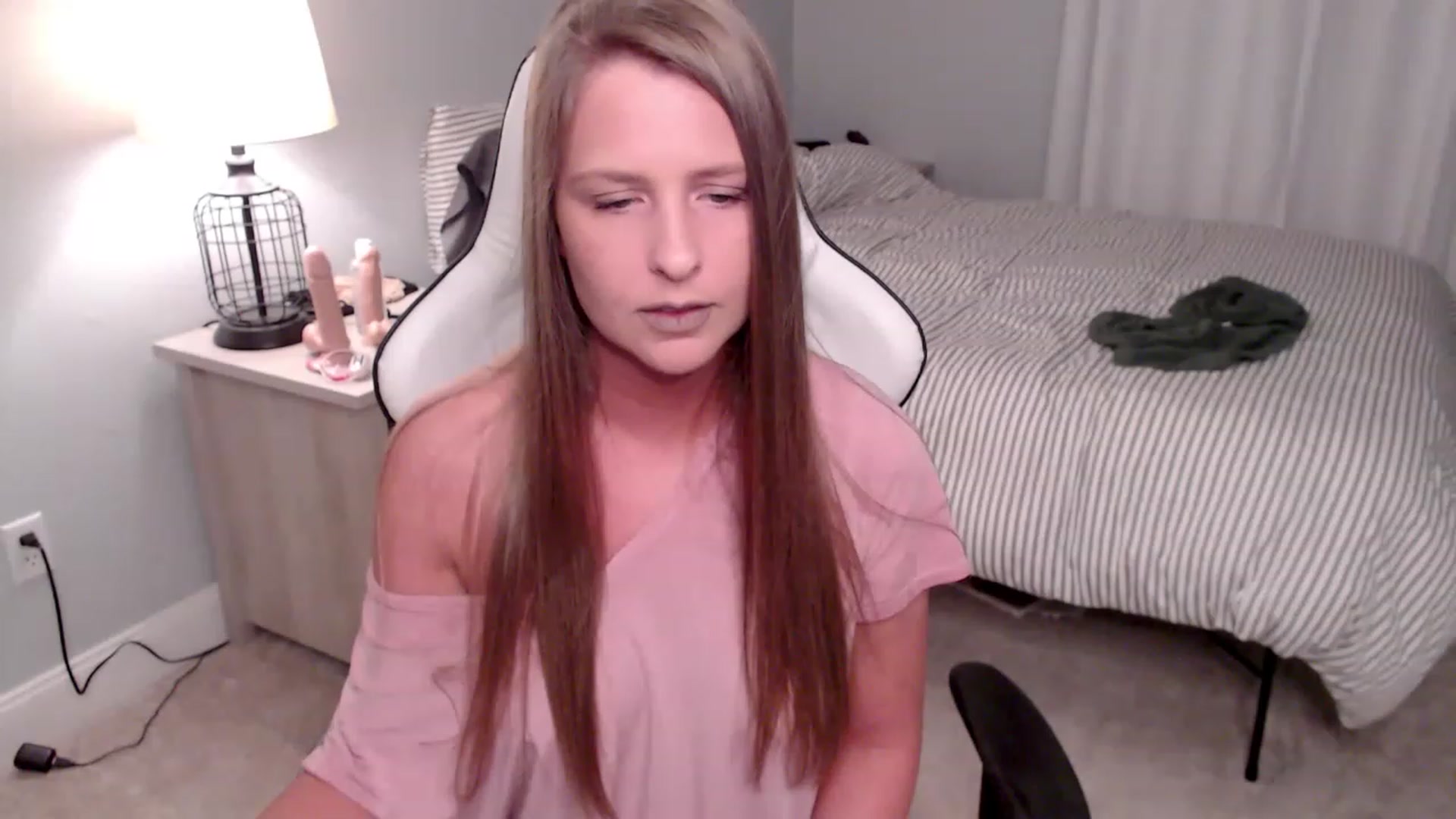 Gallery image thumbnail from HufflepuffHoe's myfreecams stream on, 01/27/2023, 19:21 image 11 of 20