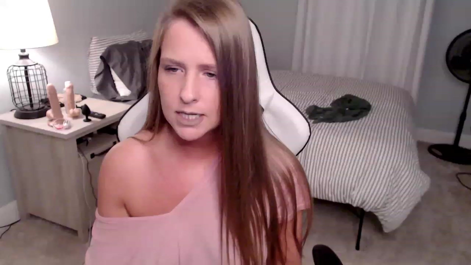 Gallery image thumbnail from HufflepuffHoe's myfreecams stream on, 01/27/2023, 19:21 image 15 of 20