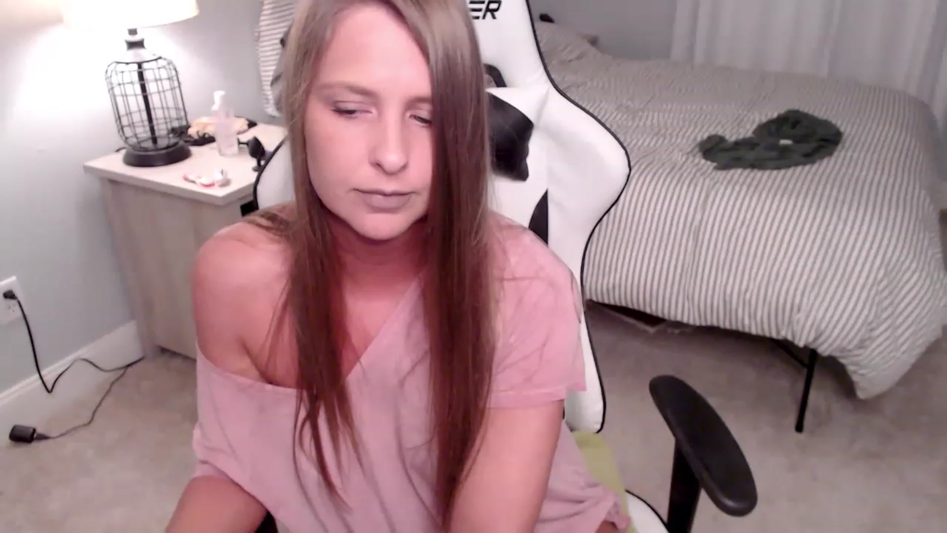 Gallery image thumbnail from HufflepuffHoe's myfreecams stream on, 01/27/2023, 21:25 image 10 of 20