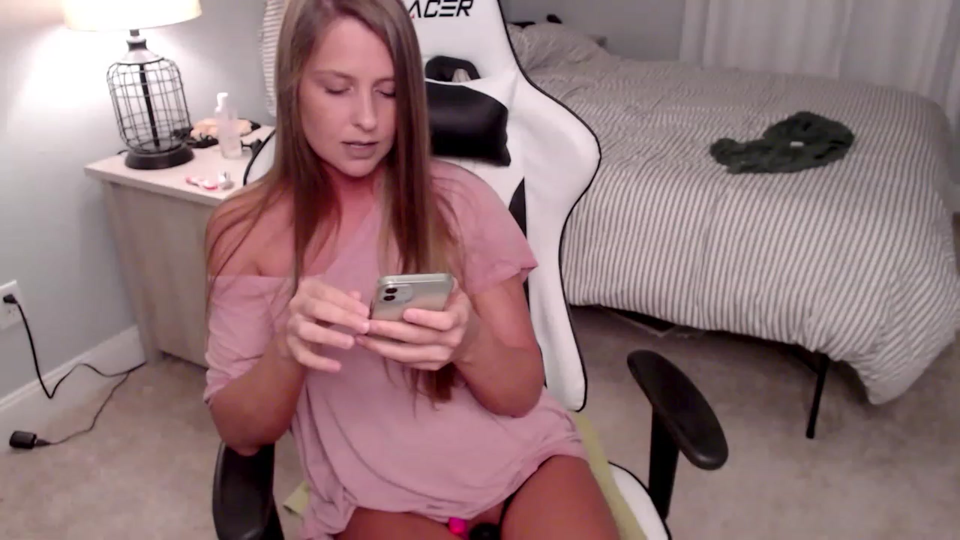 Gallery image thumbnail from HufflepuffHoe's myfreecams stream on, 01/27/2023, 21:25 image 1 of 20