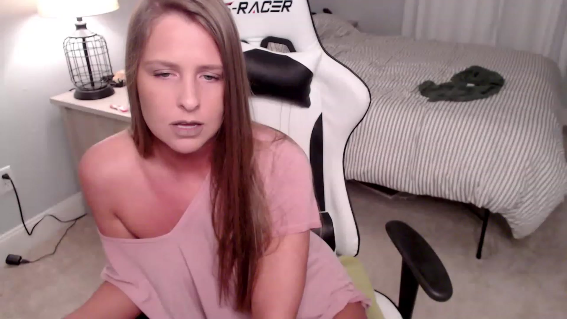 Gallery image thumbnail from HufflepuffHoe's myfreecams stream on, 01/27/2023, 21:25 image 12 of 20