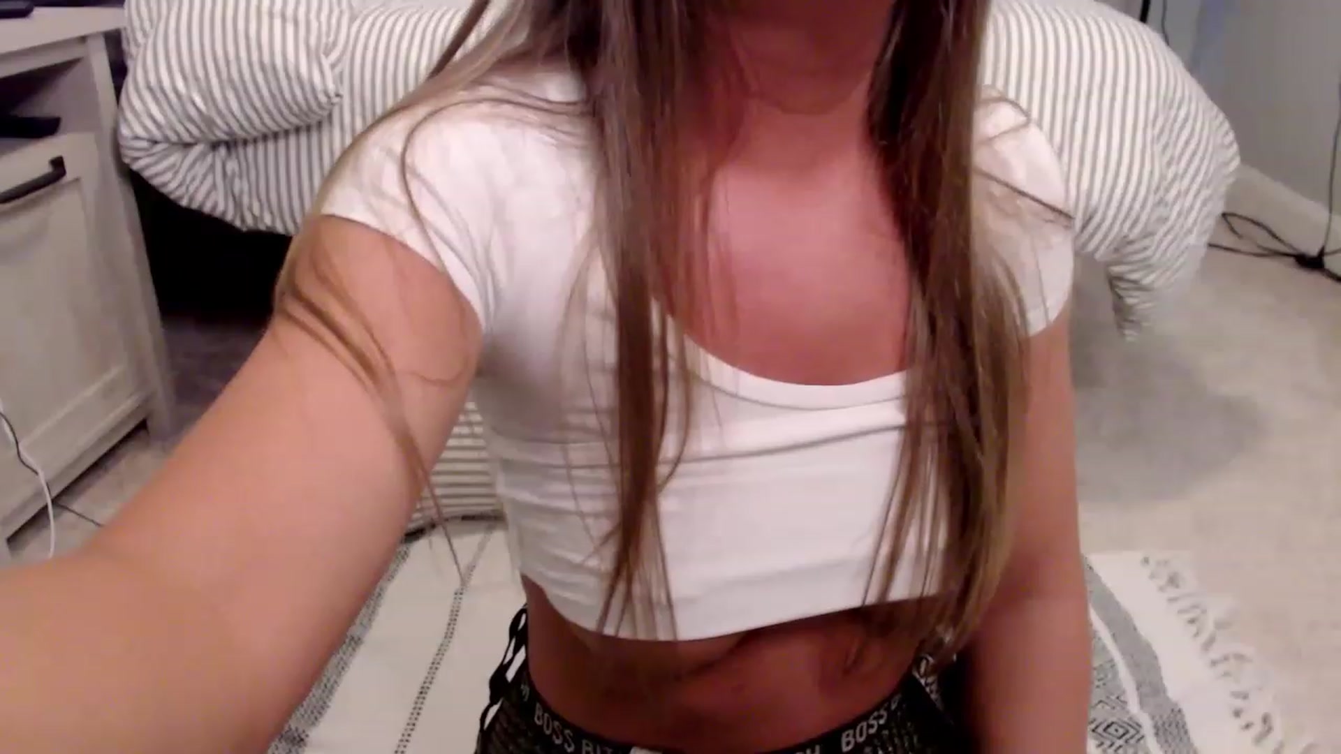 Gallery image thumbnail from HufflepuffHoe's myfreecams stream on, 01/31/2023, 21:34 image 8 of 20