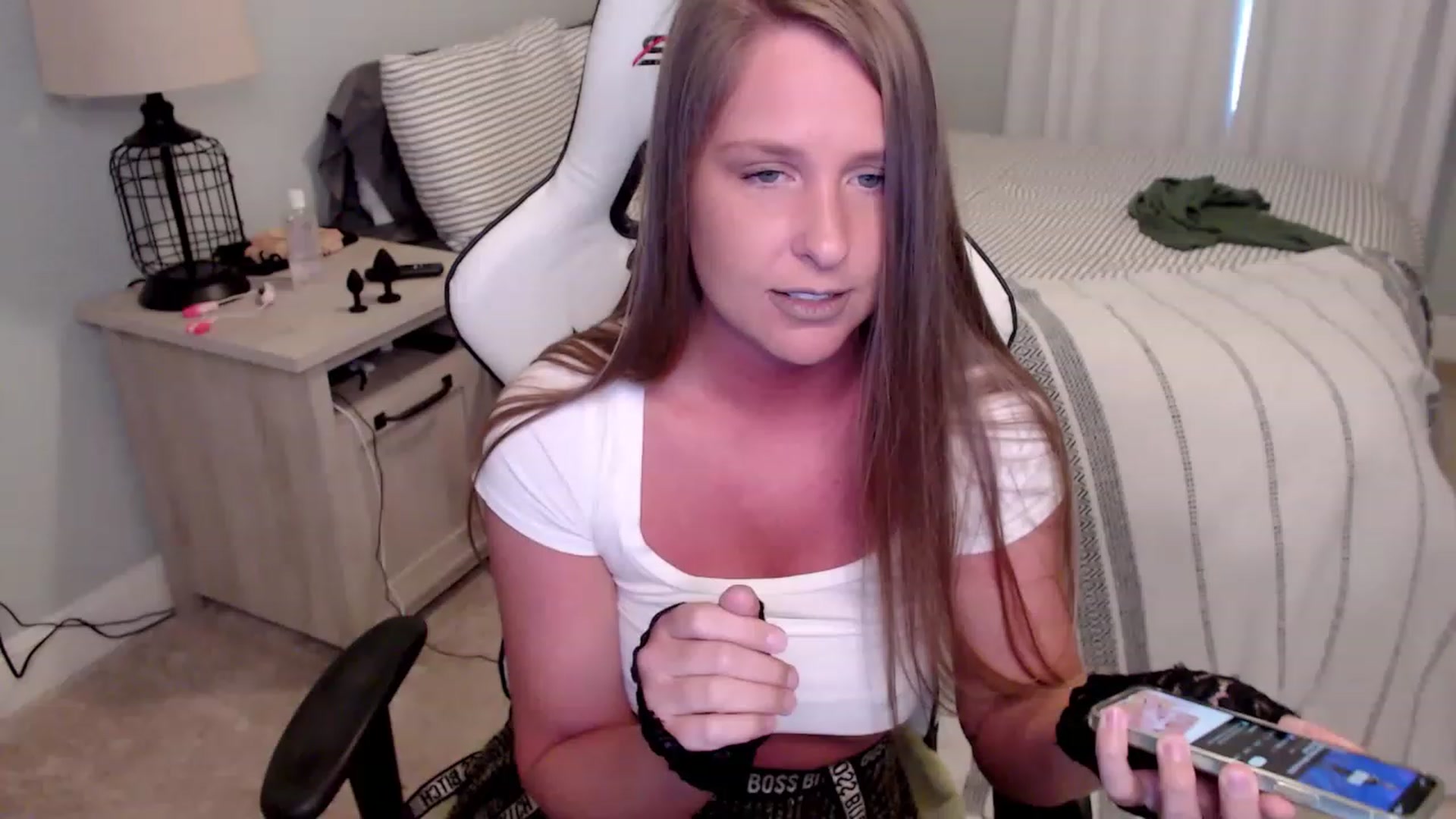 Gallery image thumbnail from HufflepuffHoe's myfreecams stream on, 01/31/2023, 23:48 image 1 of 20