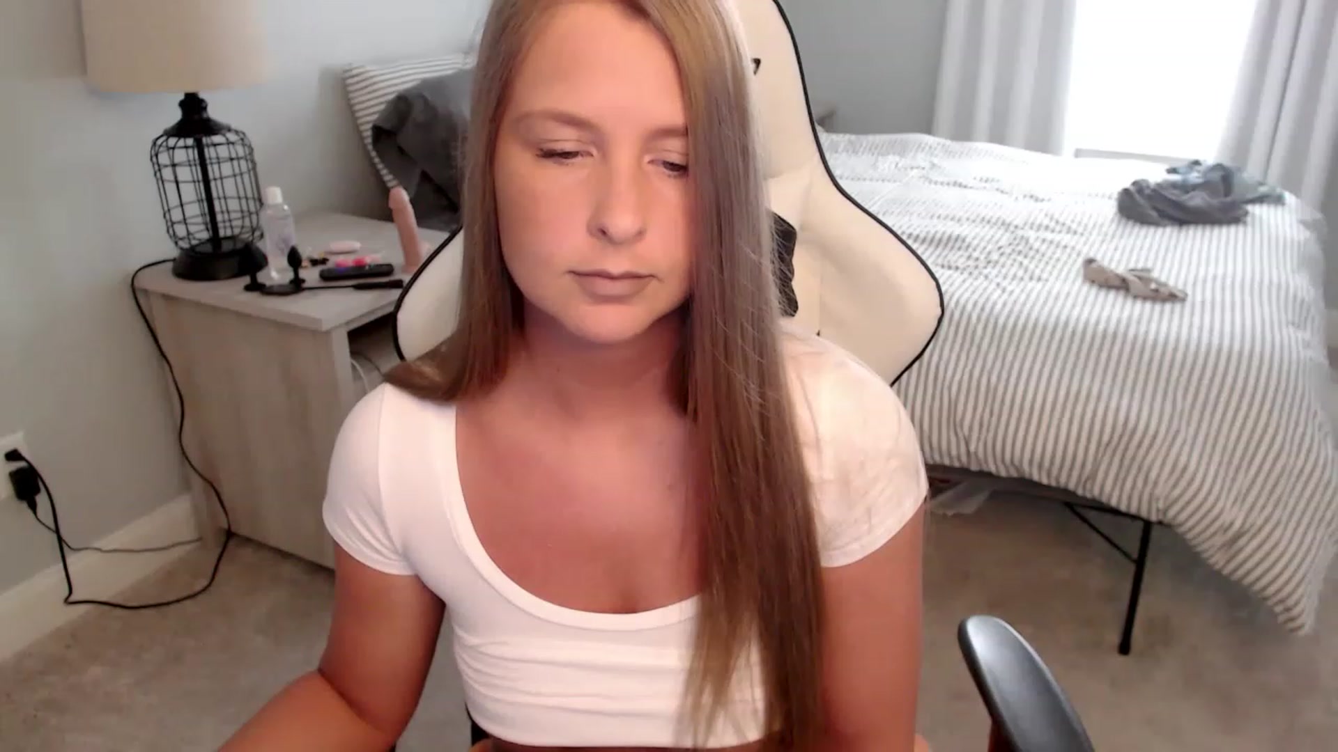 Gallery image thumbnail from HufflepuffHoe's myfreecams stream on, 02/09/2023, 18:45 image 14 of 20