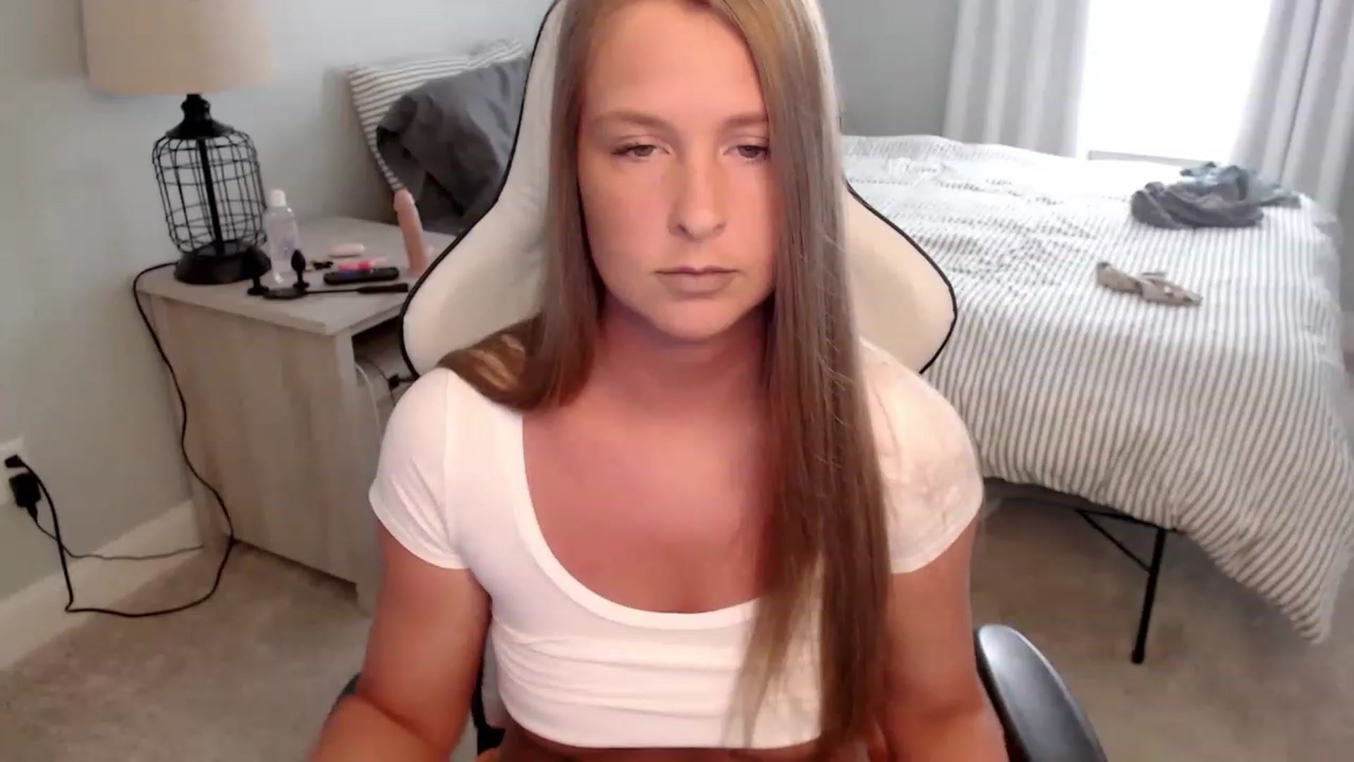 Gallery image thumbnail from HufflepuffHoe's myfreecams stream on, 02/09/2023, 18:45 image 13 of 20