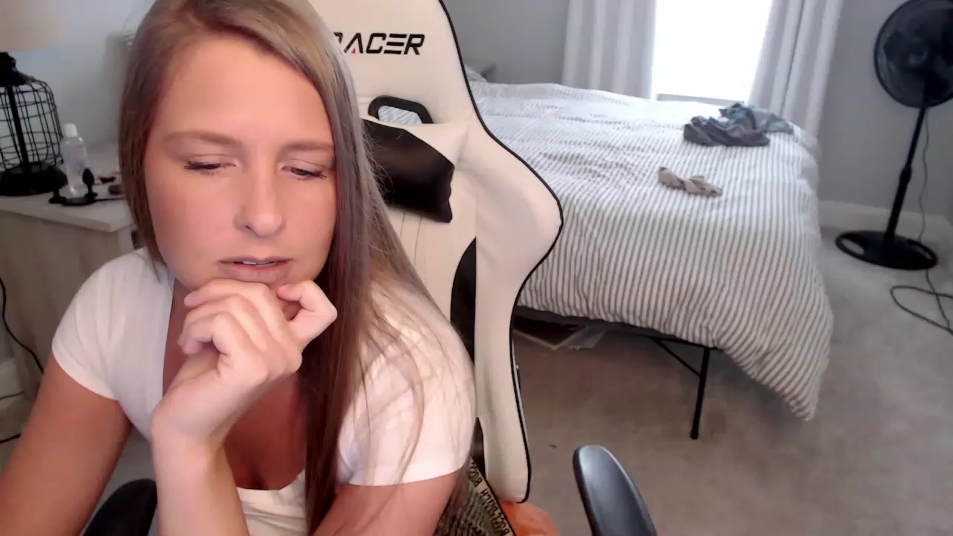Gallery image thumbnail from HufflepuffHoe's myfreecams stream on, 02/09/2023, 19:56 image 19 of 20