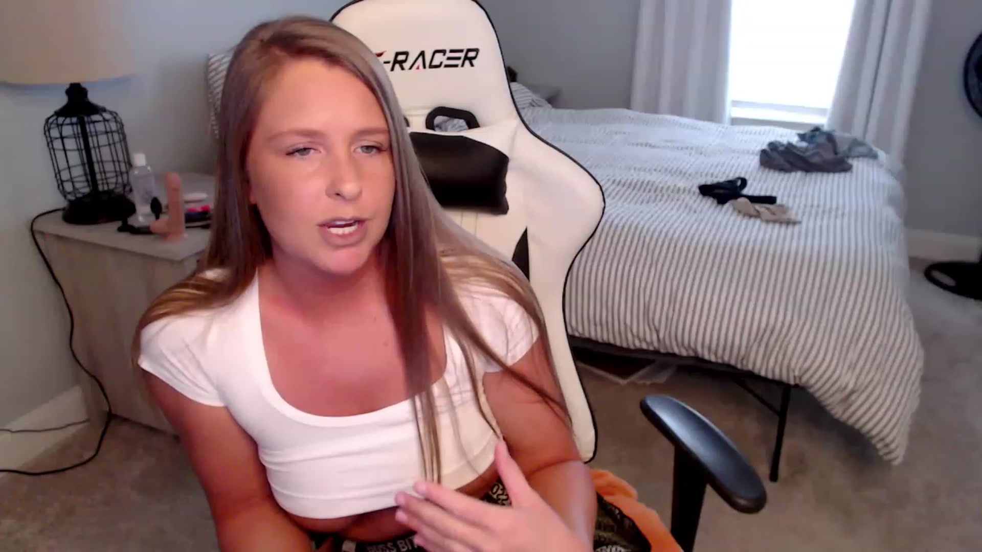 Gallery image thumbnail from HufflepuffHoe's myfreecams stream on, 02/09/2023, 21:46 image 19 of 20