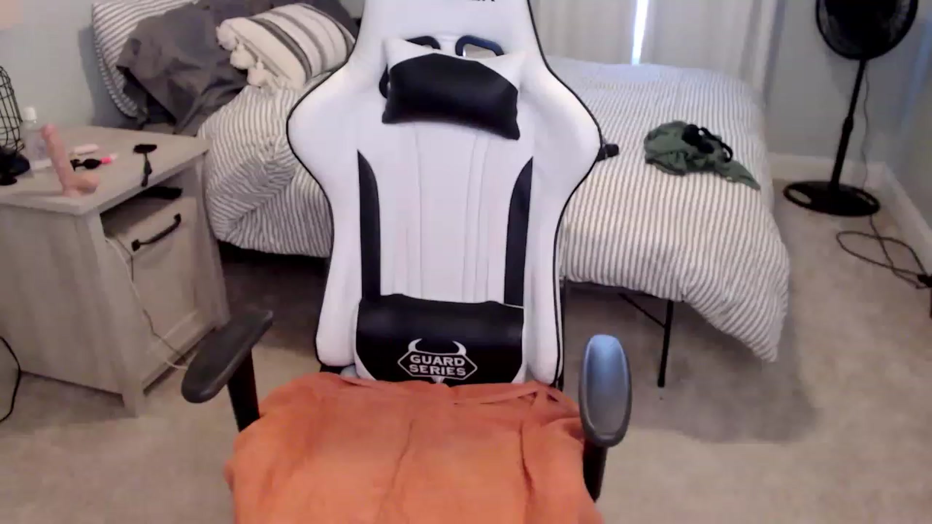 Gallery image thumbnail from HufflepuffHoe's myfreecams stream on, 02/15/2023, 18:58 image 8 of 20