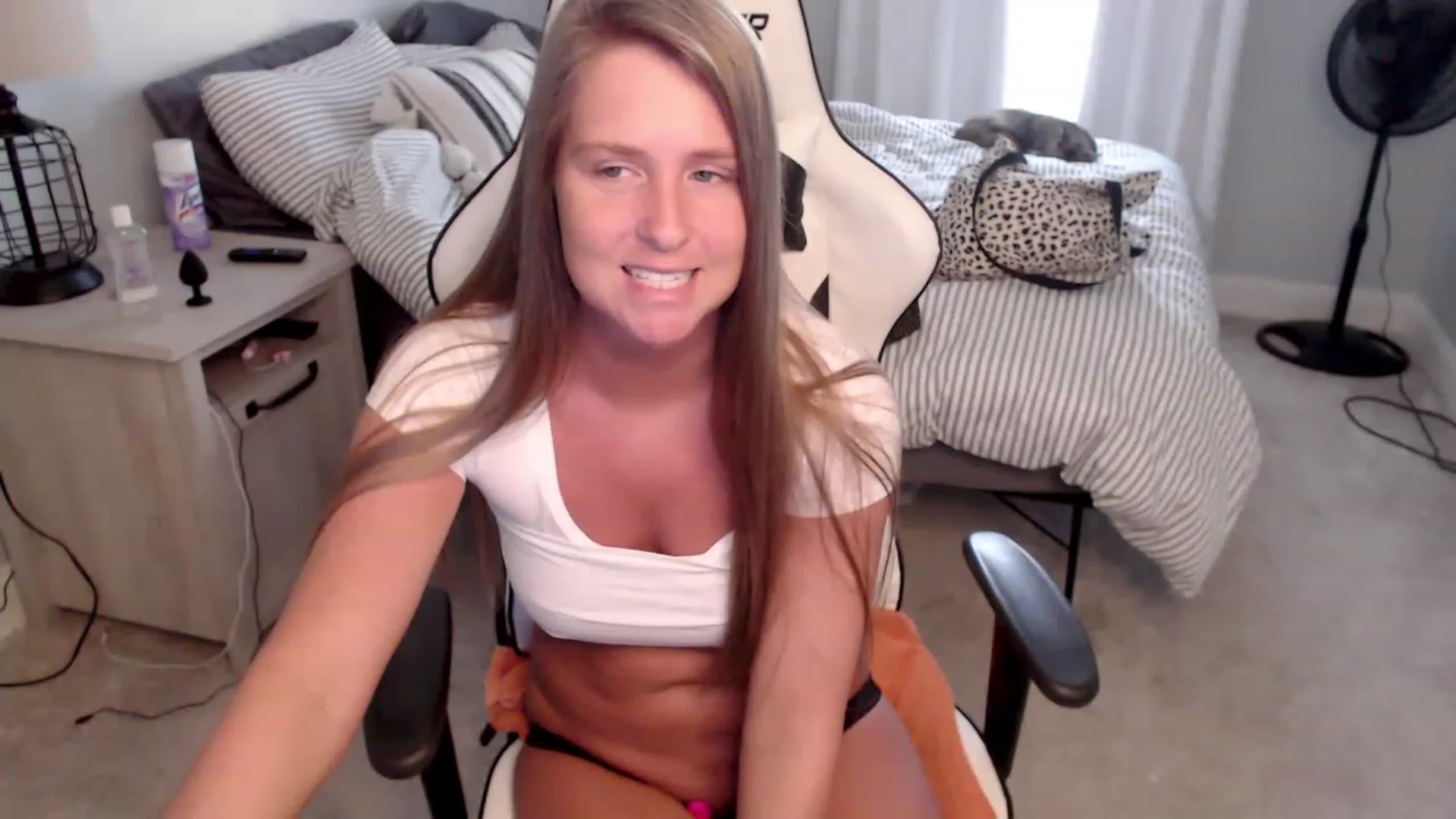 Gallery image thumbnail from HufflepuffHoe's myfreecams stream on, 03/06/2023, 22:07 image 14 of 20
