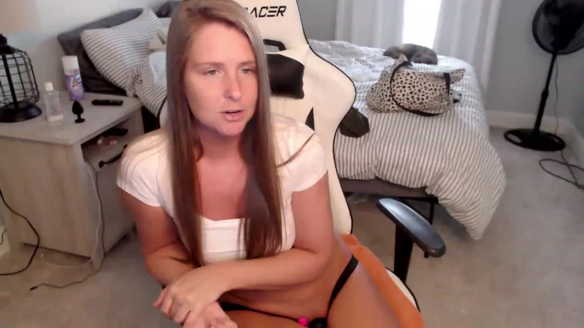 Gallery image thumbnail from HufflepuffHoe's myfreecams stream on, 03/06/2023, 22:07 image 15 of 20