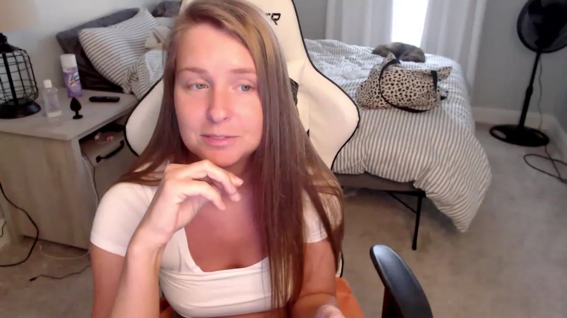 Gallery image thumbnail from HufflepuffHoe's myfreecams stream on, 03/06/2023, 22:07 image 16 of 20