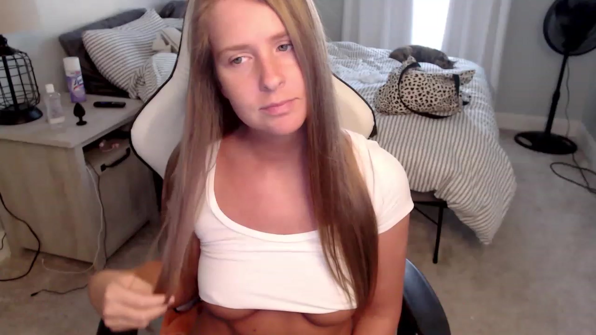 Gallery image thumbnail from HufflepuffHoe's myfreecams stream on, 03/06/2023, 22:07 image 9 of 20