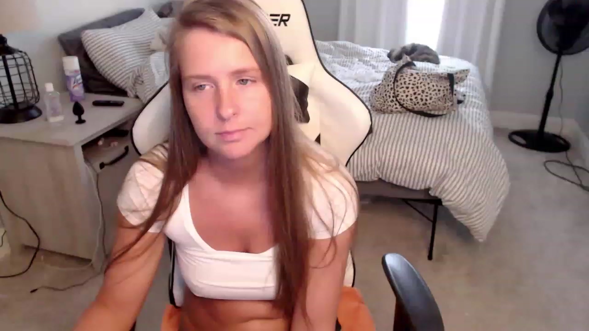 Gallery image thumbnail from HufflepuffHoe's myfreecams stream on, 03/06/2023, 22:07 image 17 of 20