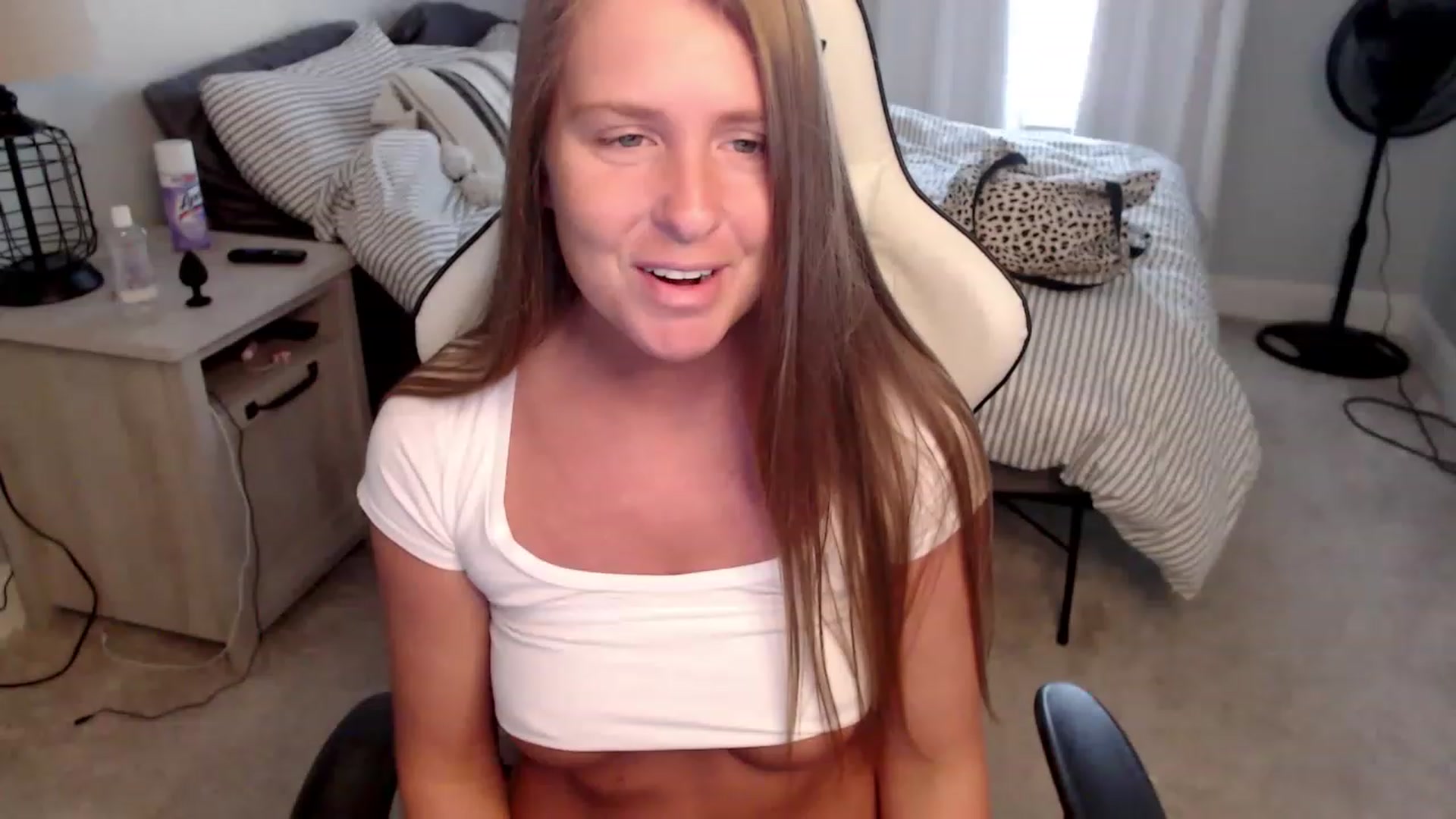 Gallery image thumbnail from HufflepuffHoe's myfreecams stream on, 03/06/2023, 22:07 image 3 of 20