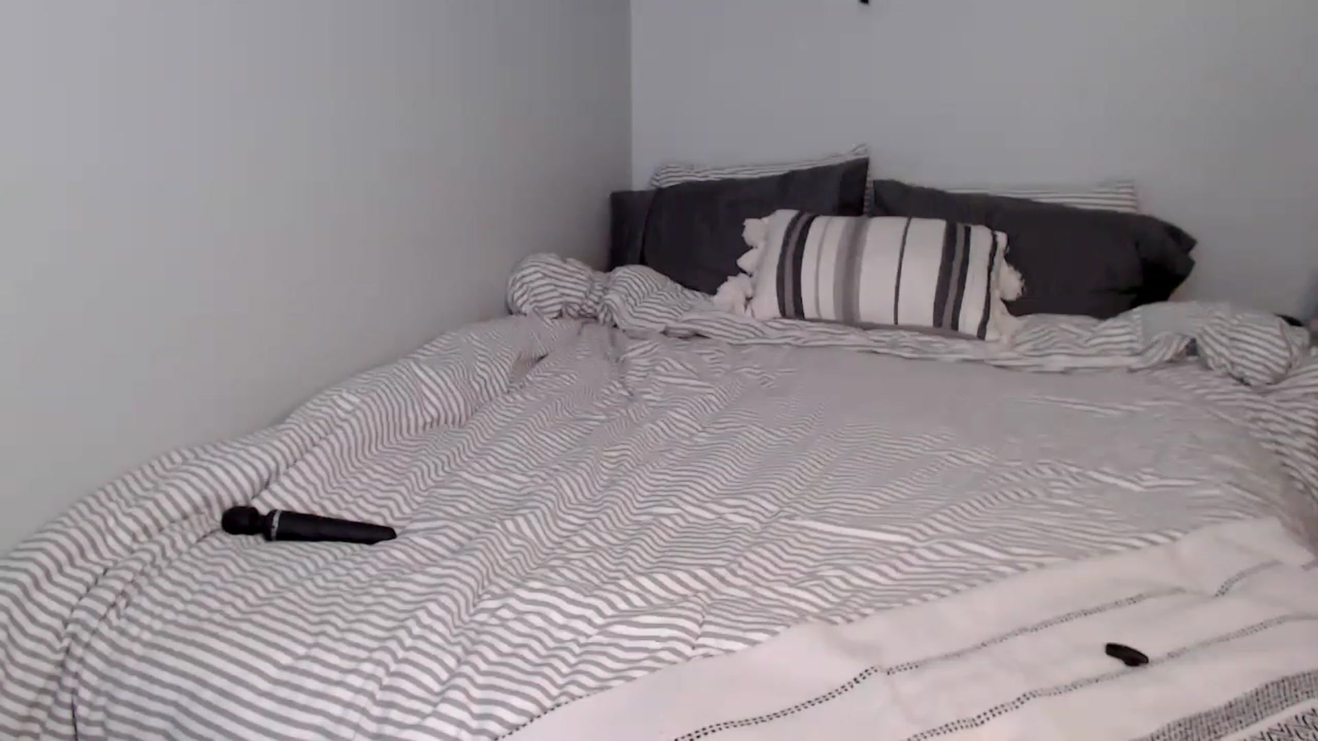 Gallery image thumbnail from HufflepuffHoe's myfreecams stream on, 03/09/2023, 17:41 image 5 of 20