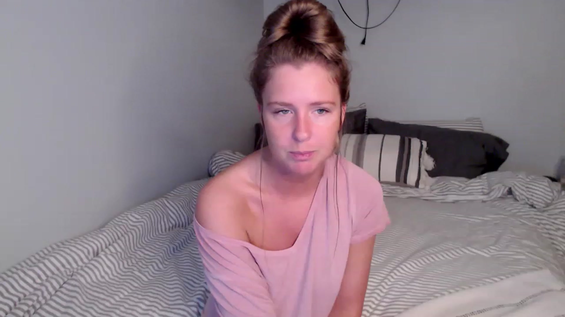 Gallery image thumbnail from HufflepuffHoe's myfreecams stream on, 03/09/2023, 17:41 image 14 of 20
