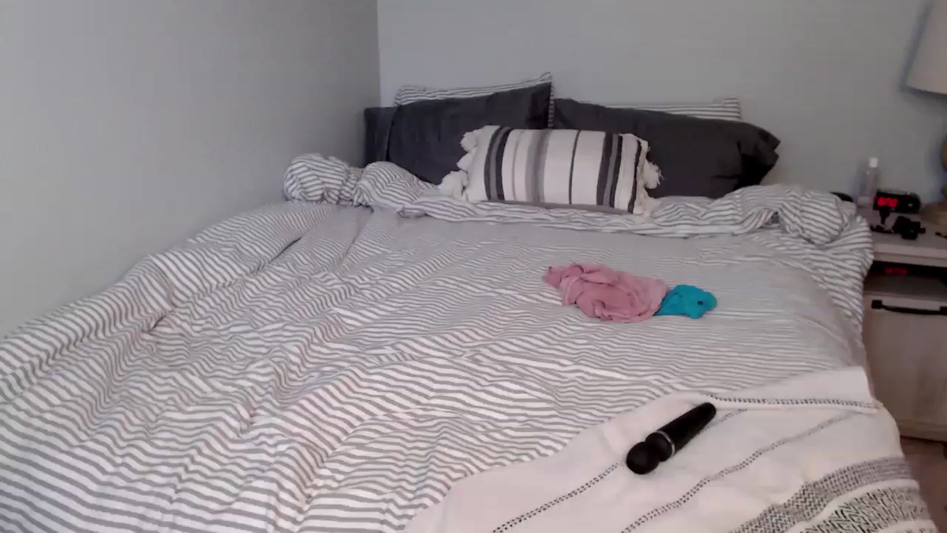 Gallery image thumbnail from HufflepuffHoe's myfreecams stream on, 03/09/2023, 19:07 image 7 of 20