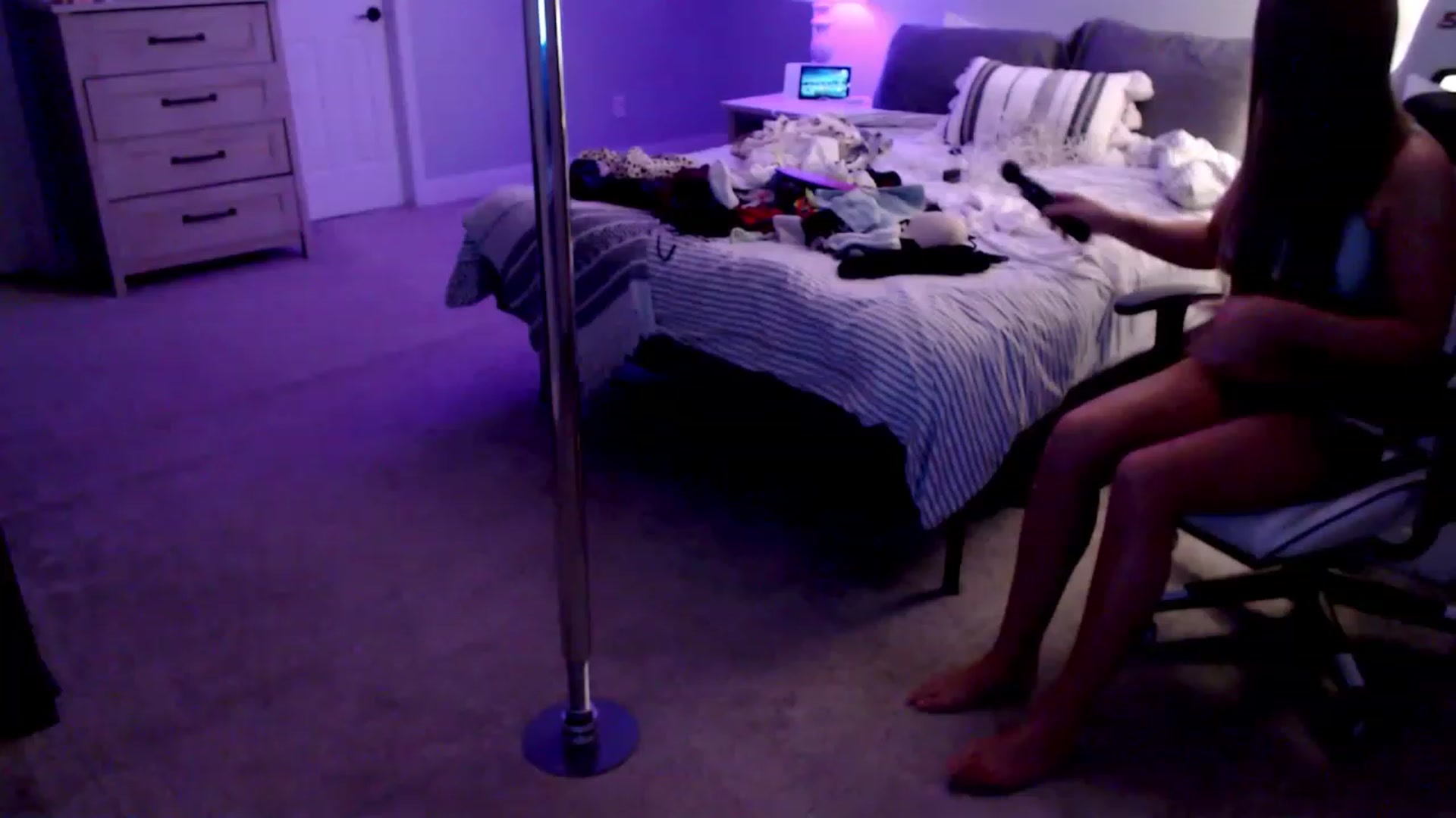 Gallery image thumbnail from HufflepuffHoe's myfreecams stream on, 03/26/2023, 01:52 image 11 of 20
