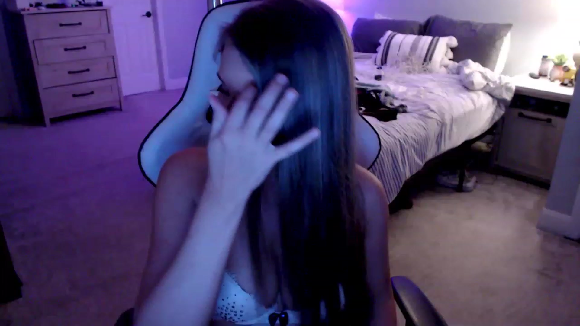 Gallery image thumbnail from HufflepuffHoe's myfreecams stream on, 03/26/2023, 01:52 image 17 of 20