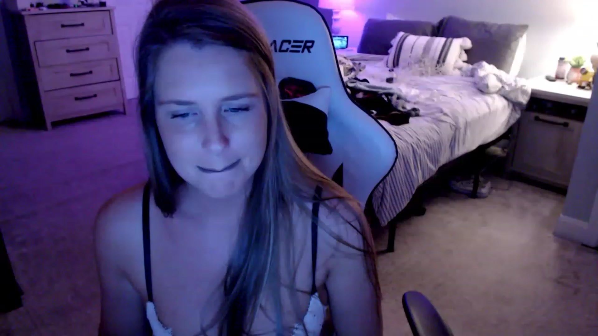 Gallery image thumbnail from HufflepuffHoe's myfreecams stream on, 03/26/2023, 01:52 image 19 of 20