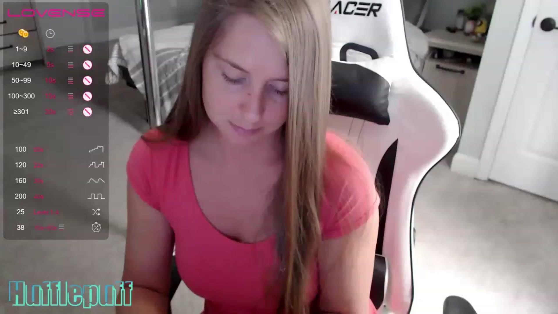 Gallery image thumbnail from HufflepuffHoe's myfreecams stream on, 03/26/2023, 20:35 image 7 of 20