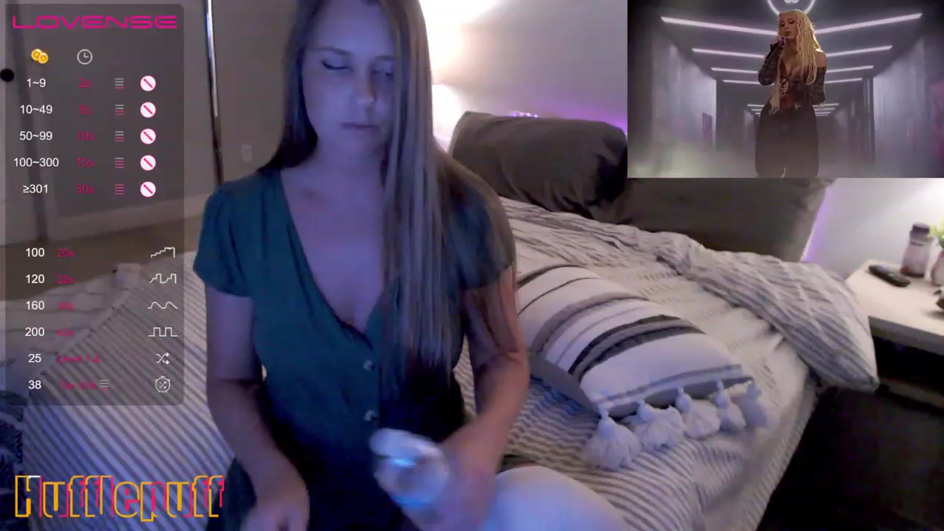 Gallery image thumbnail from HufflepuffHoe's myfreecams stream on, 03/27/2023, 03:41 image 1 of 20