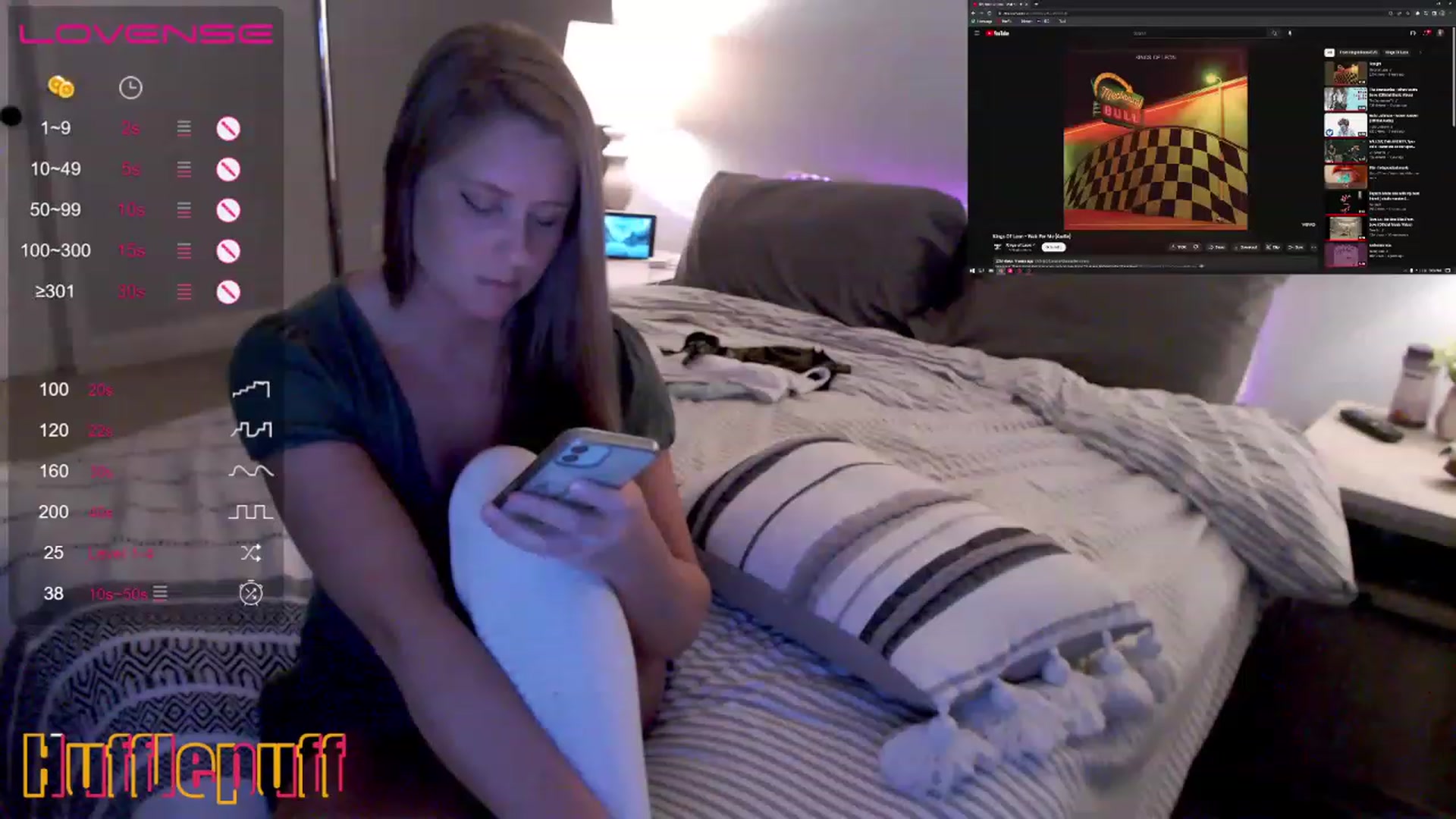 Gallery image thumbnail from HufflepuffHoe's myfreecams stream on, 03/27/2023, 03:41 image 18 of 20