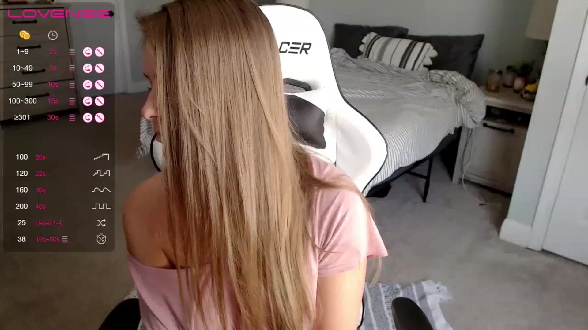 Gallery image thumbnail from HufflepuffHoe's myfreecams stream on, 03/30/2023, 17:27 image 5 of 20