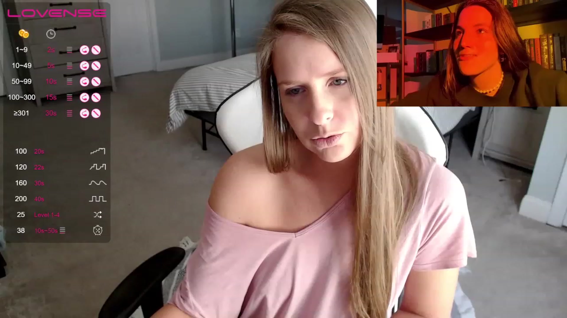Gallery image thumbnail from HufflepuffHoe's myfreecams stream on, 03/30/2023, 17:27 image 10 of 20