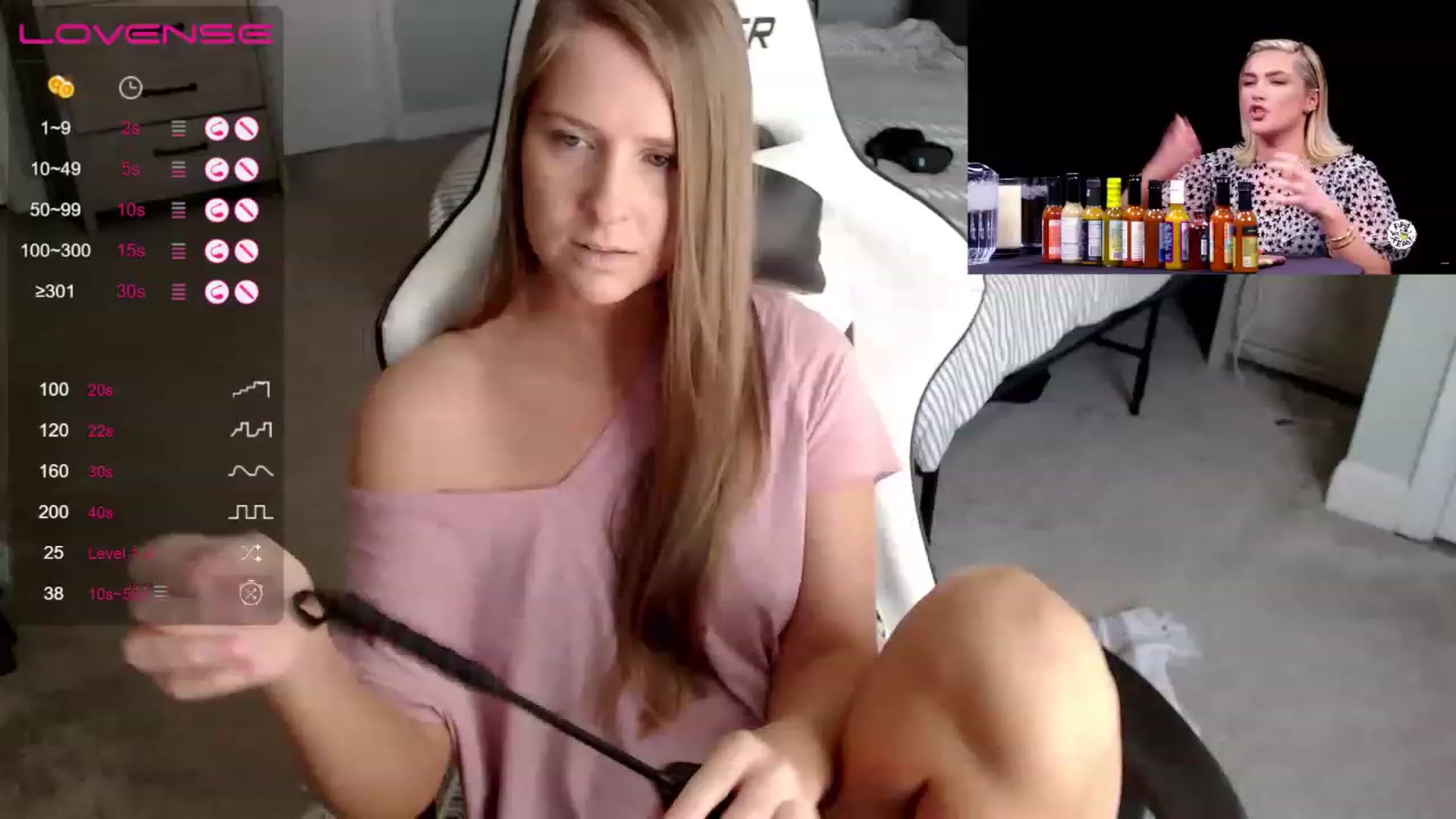 Gallery image thumbnail from HufflepuffHoe's myfreecams stream on, 03/30/2023, 17:27 image 16 of 20
