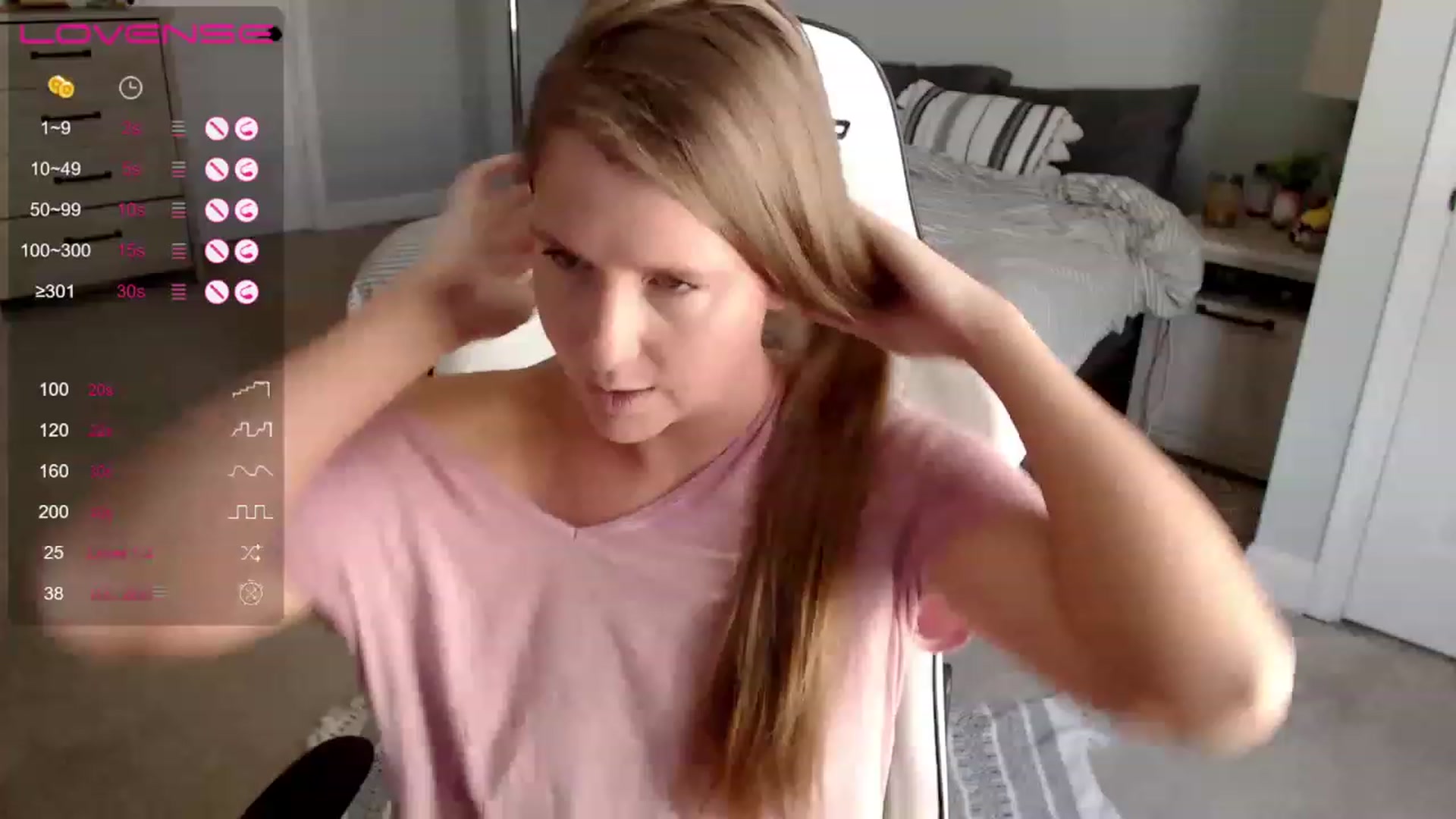 Gallery image thumbnail from HufflepuffHoe's myfreecams stream on, 03/30/2023, 17:27 image 1 of 20
