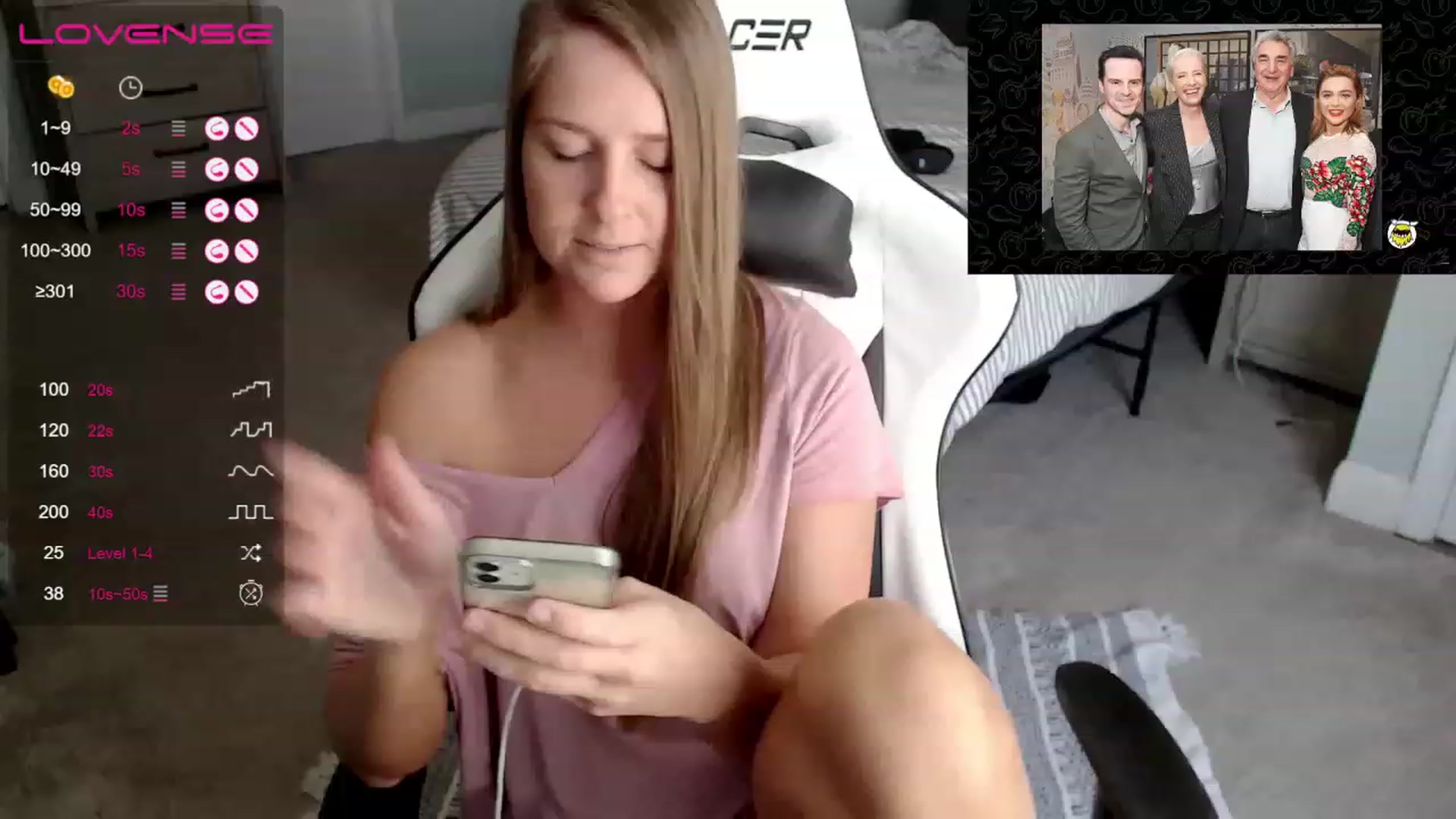 Gallery image thumbnail from HufflepuffHoe's myfreecams stream on, 03/30/2023, 17:27 image 17 of 20