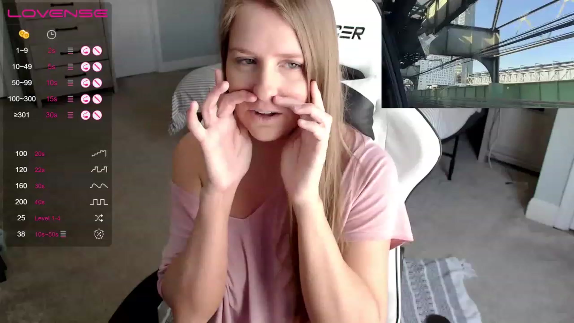 Gallery image thumbnail from HufflepuffHoe's myfreecams stream on, 03/30/2023, 17:27 image 8 of 20