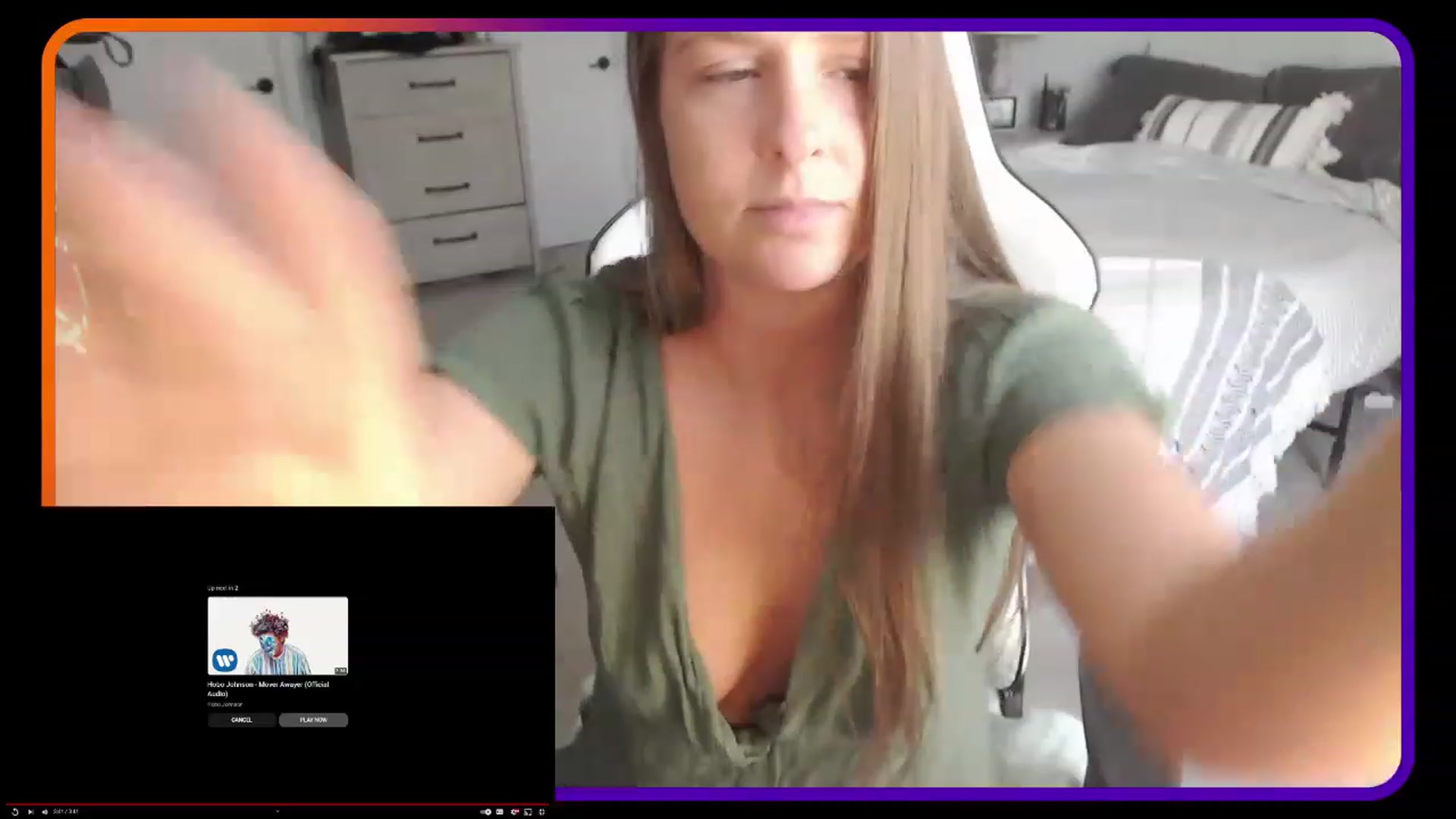 Gallery image thumbnail from HufflepuffHoe's myfreecams stream on, 04/23/2023, 18:59 image 11 of 20
